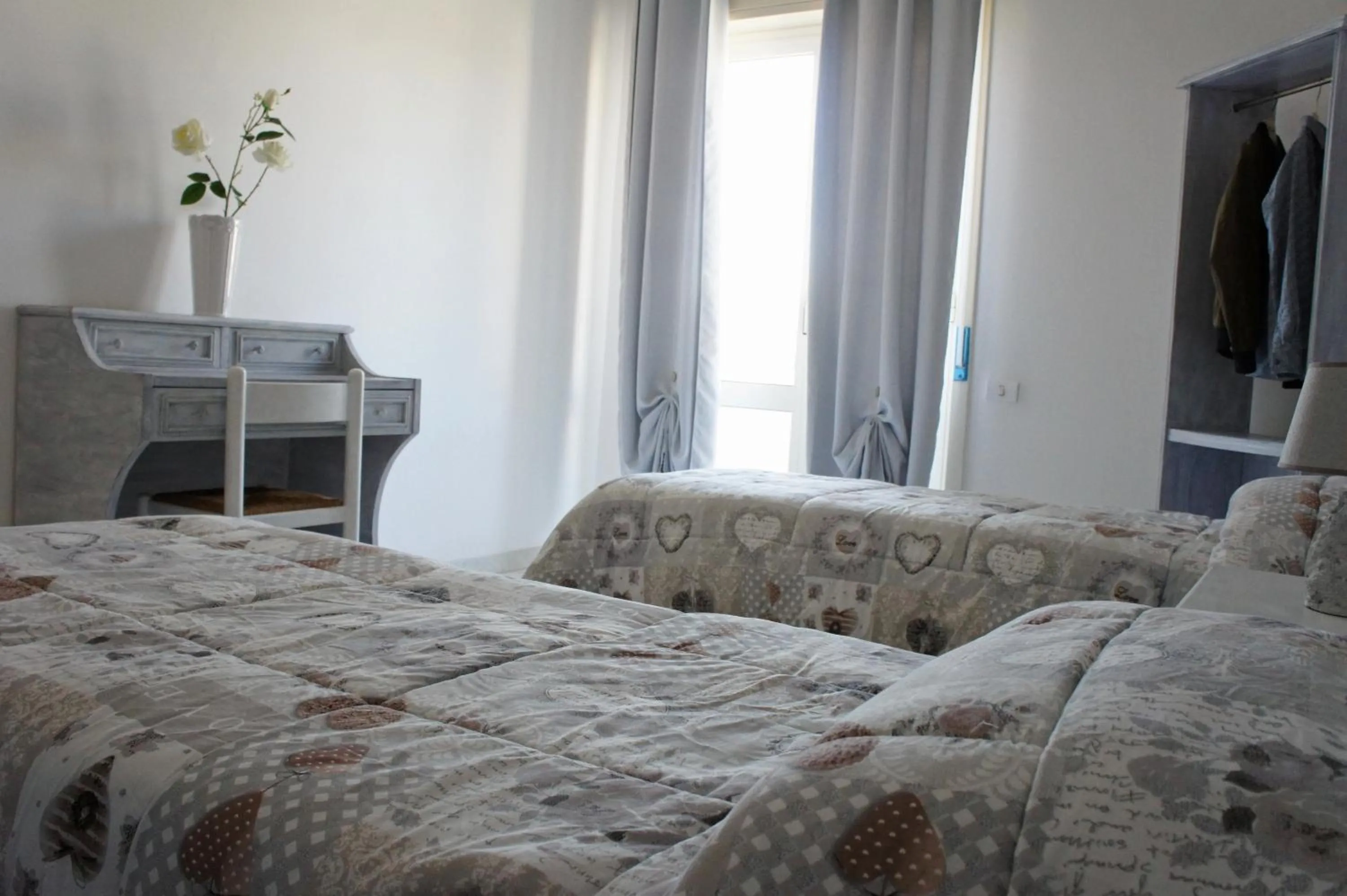 Bed in Bouganville