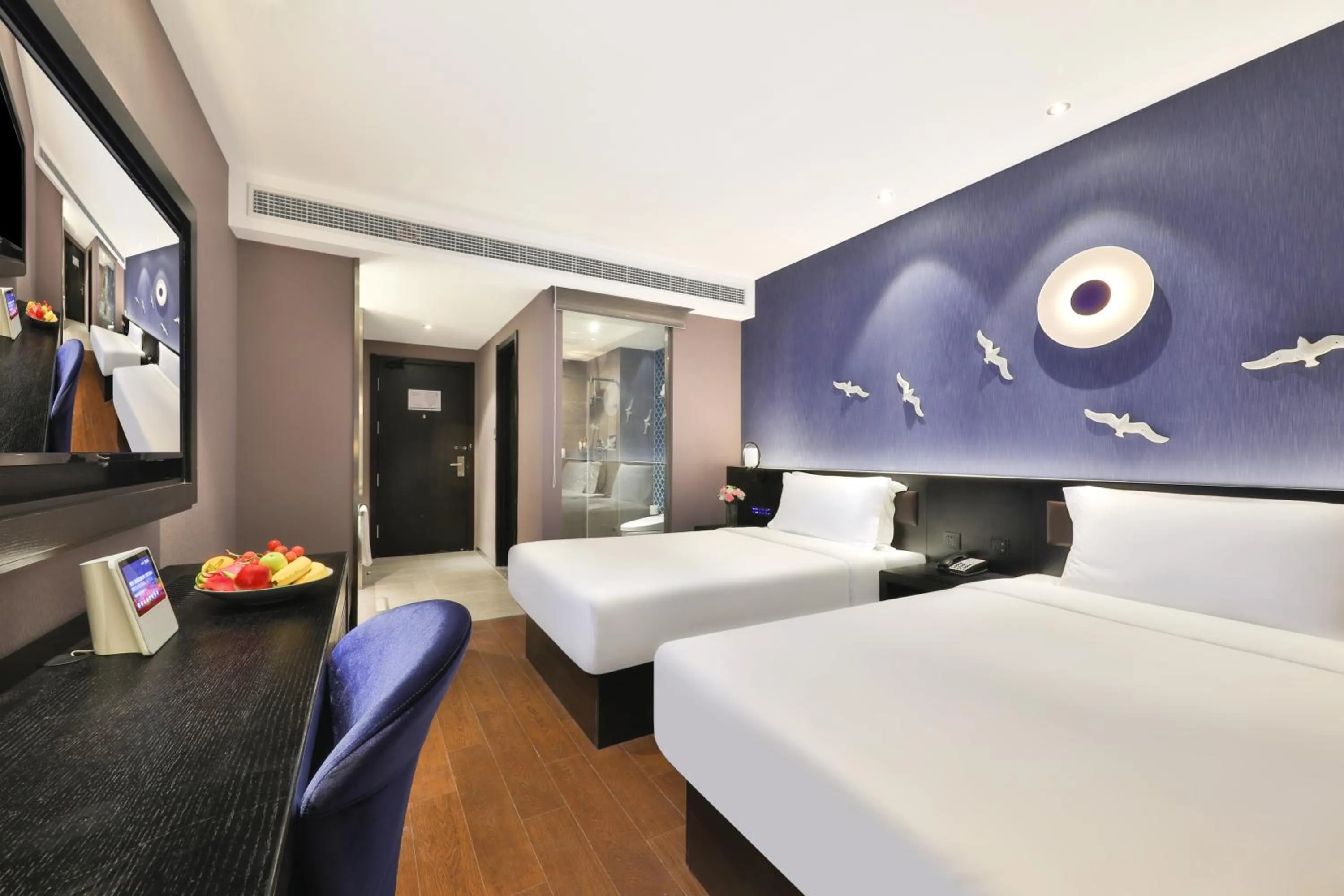 Living room, Bed in Crystal Orange Hotel Dahua Hutai Road