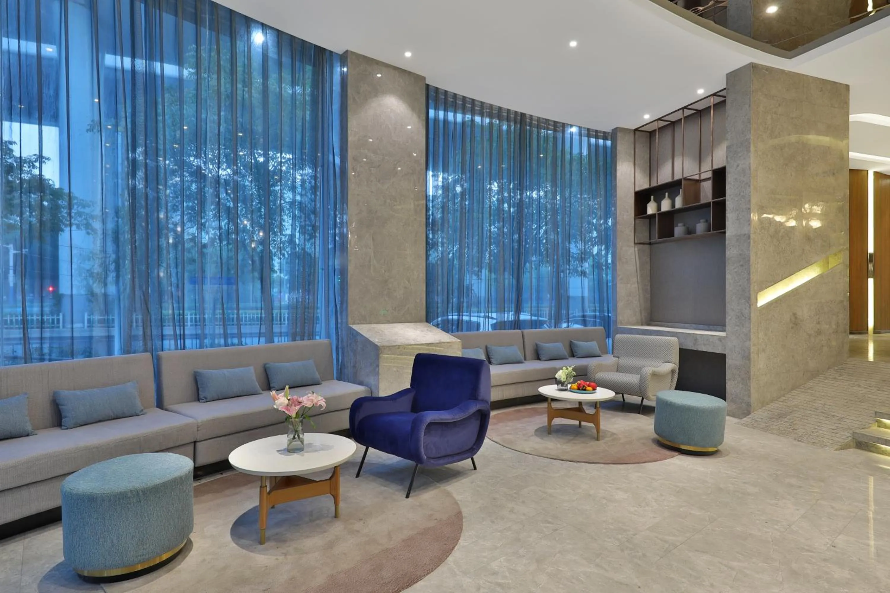 Communal lounge/ TV room in Crystal Orange Hotel Dahua Hutai Road