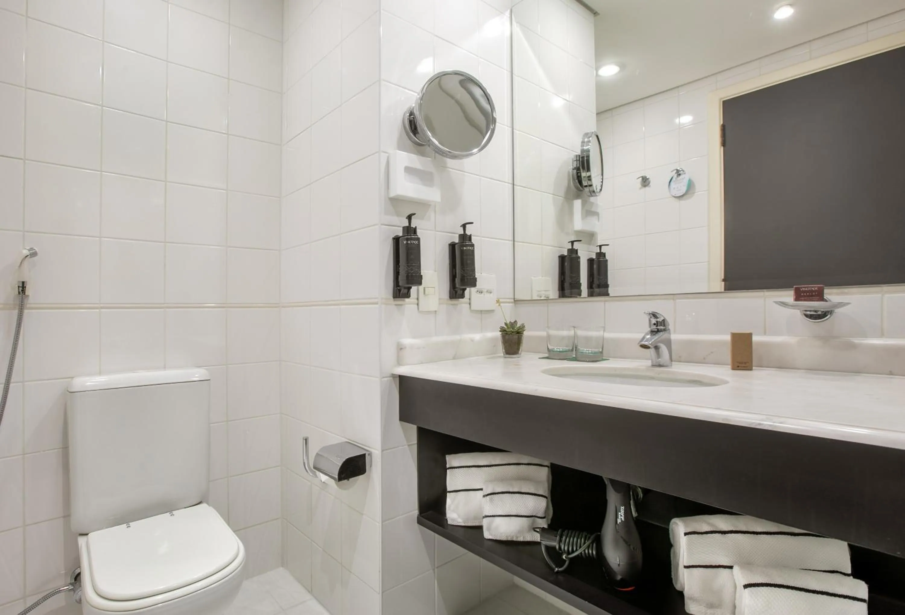 Bathroom in Meliá Campinas