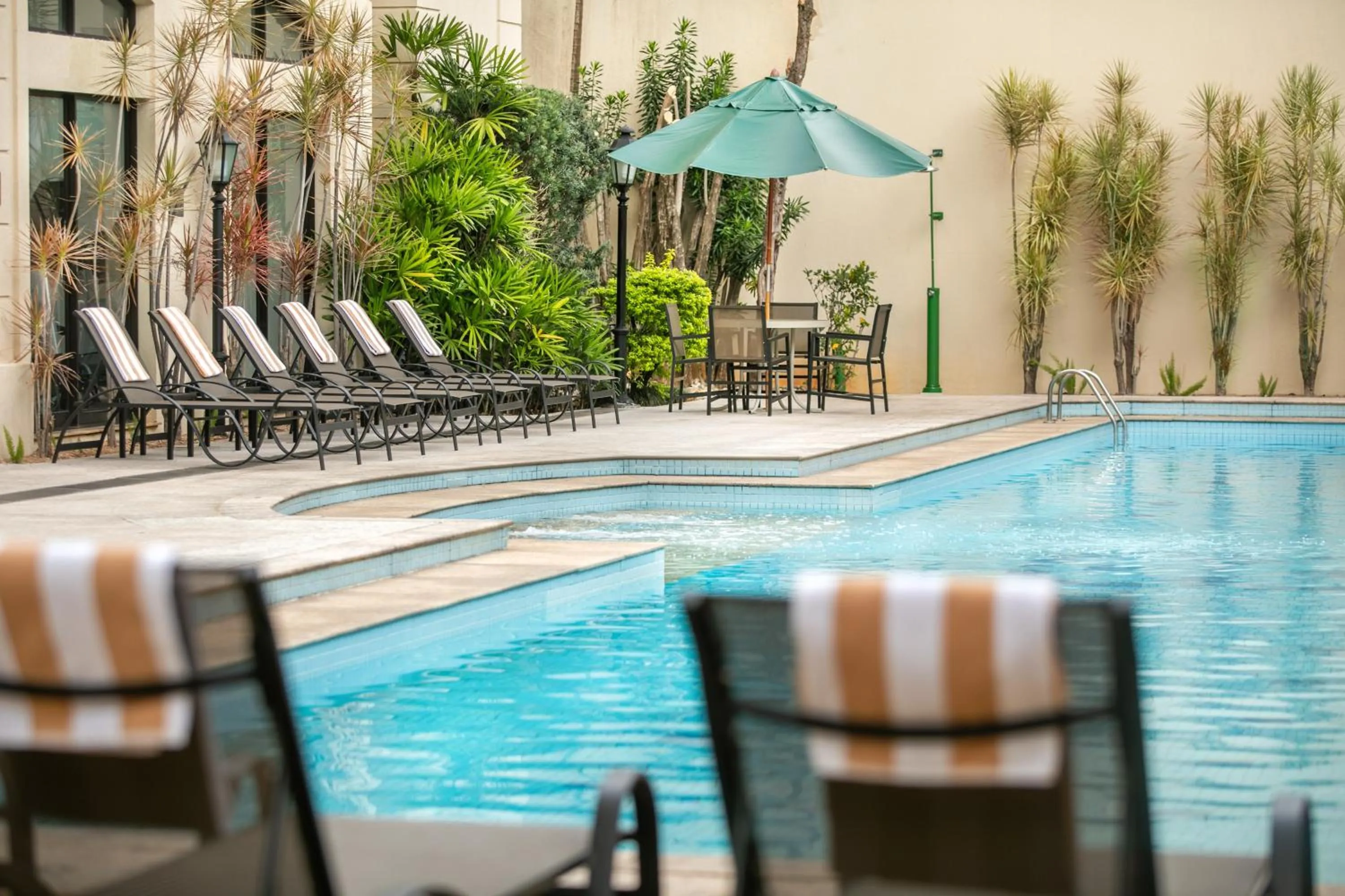 Swimming pool in Meliá Campinas