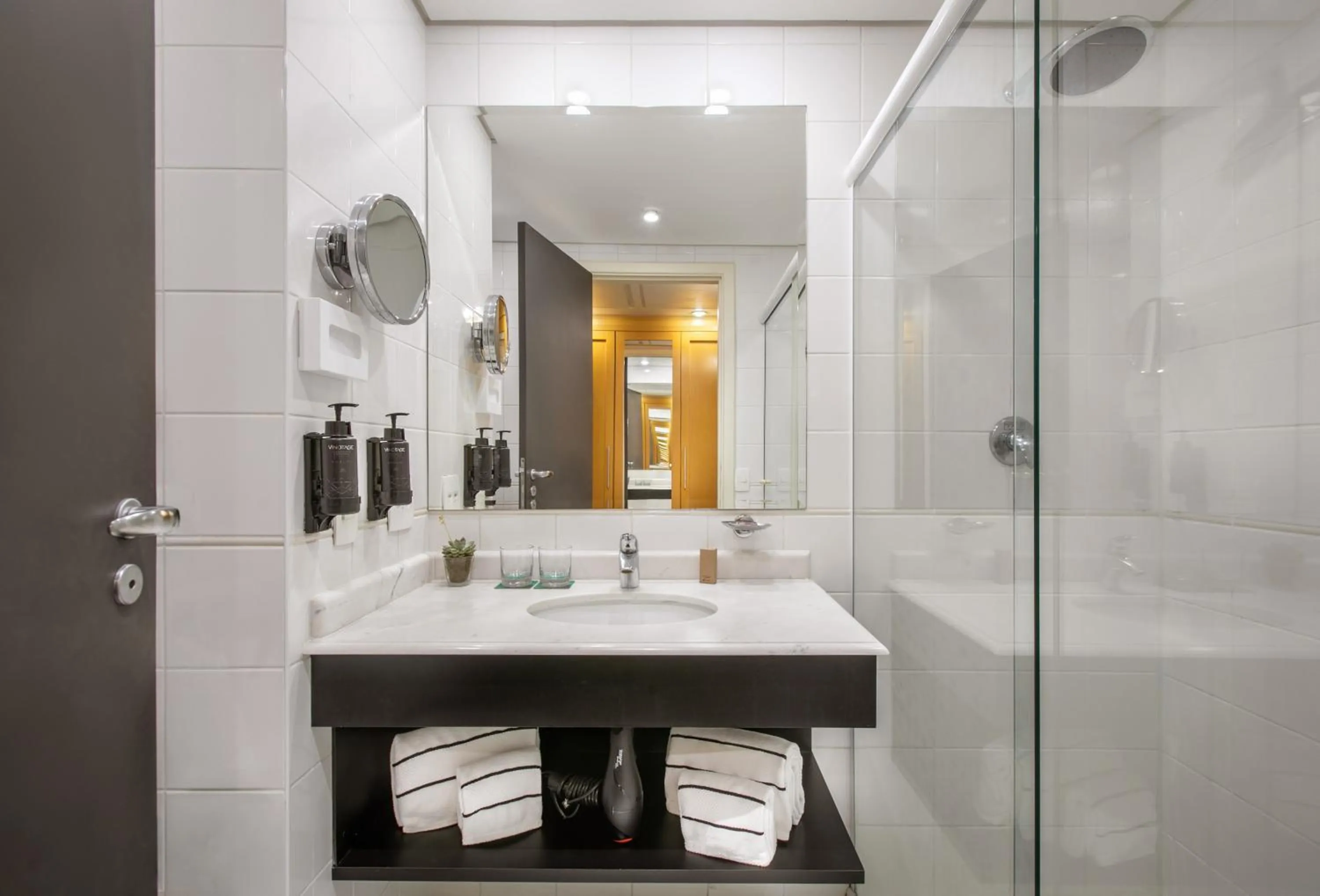 Bathroom in Meliá Campinas