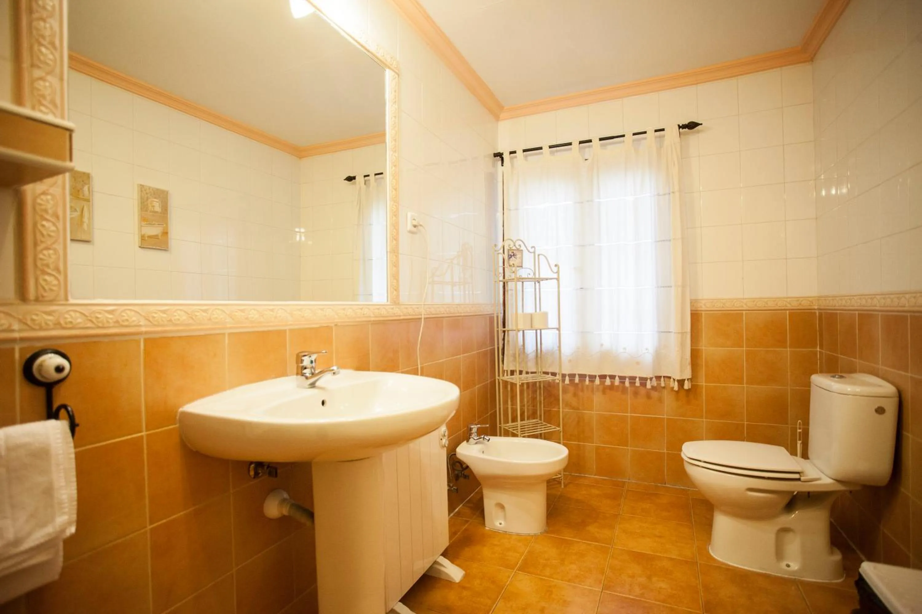 Bathroom in Hostal Castilla