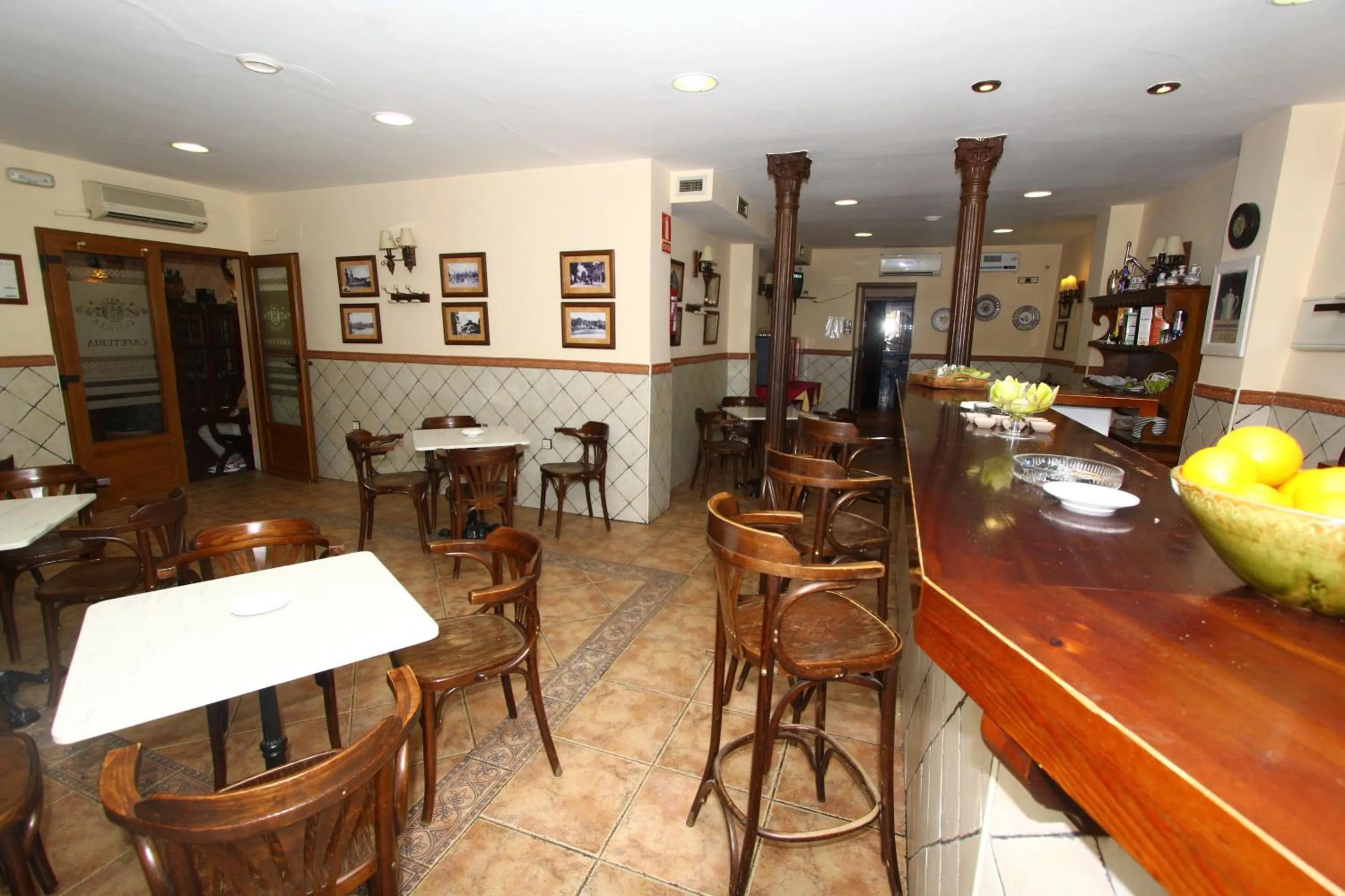 Lounge or bar in Hostal Castilla