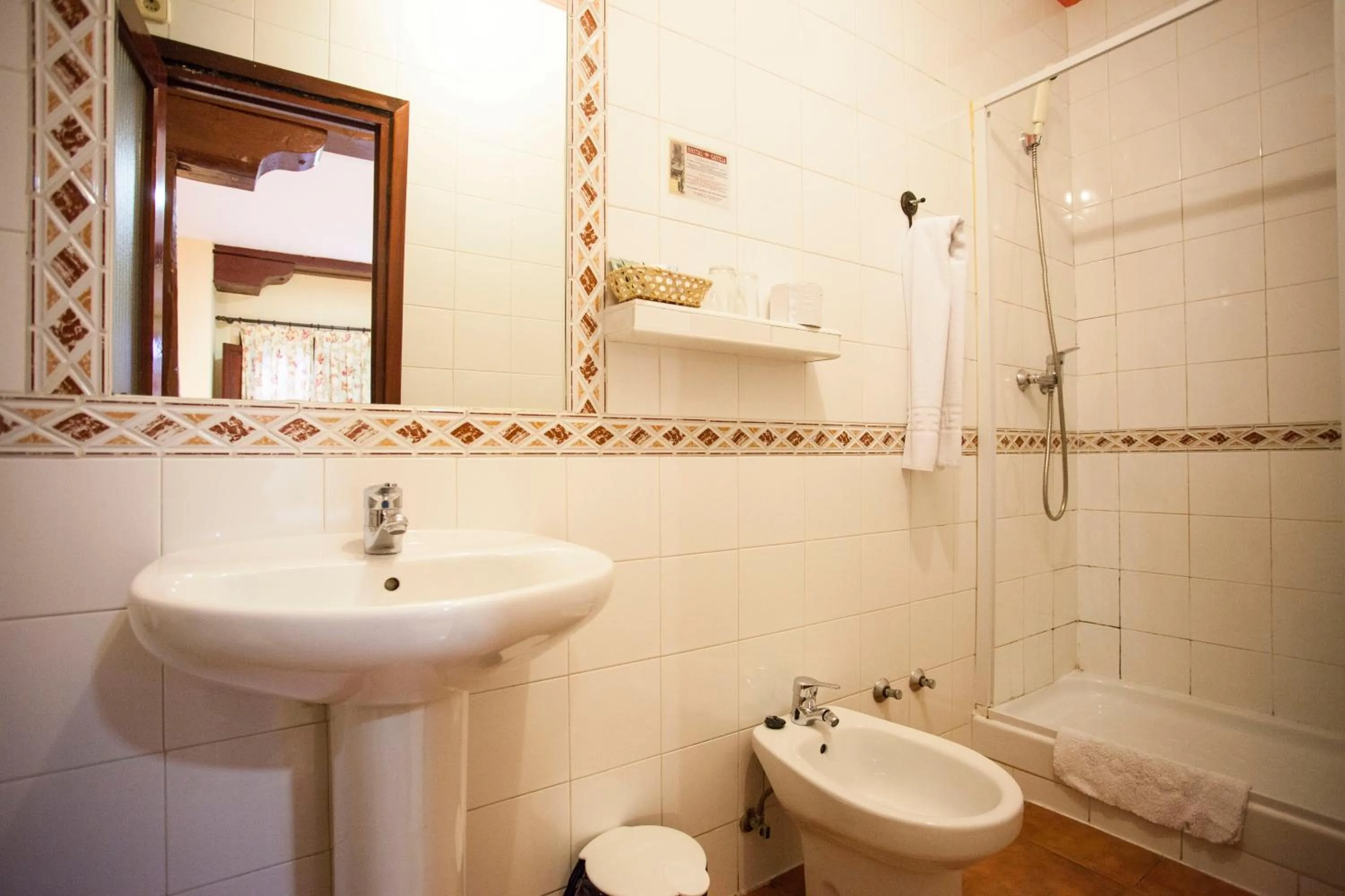 Bathroom in Hostal Castilla