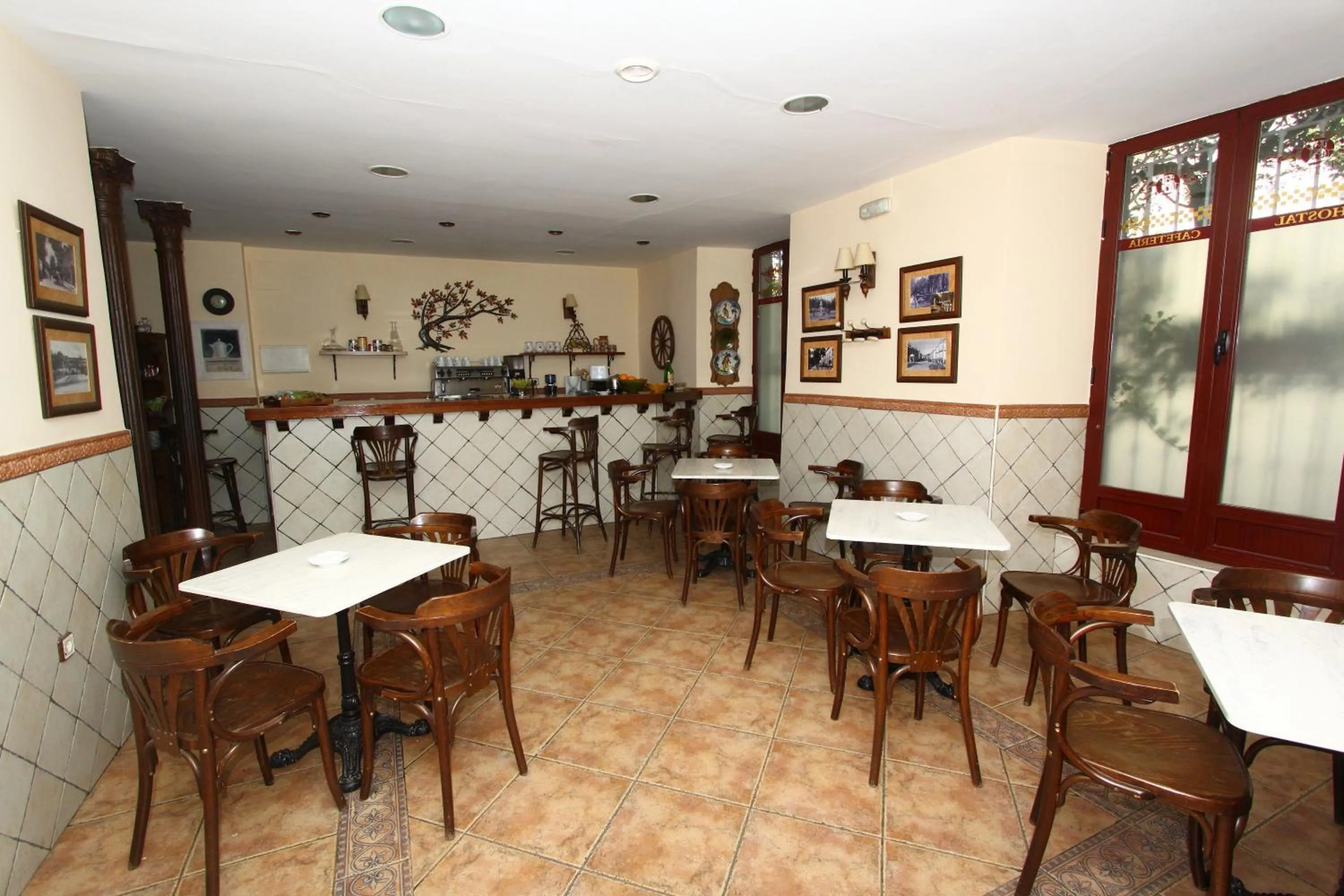 Lounge or bar in Hostal Castilla