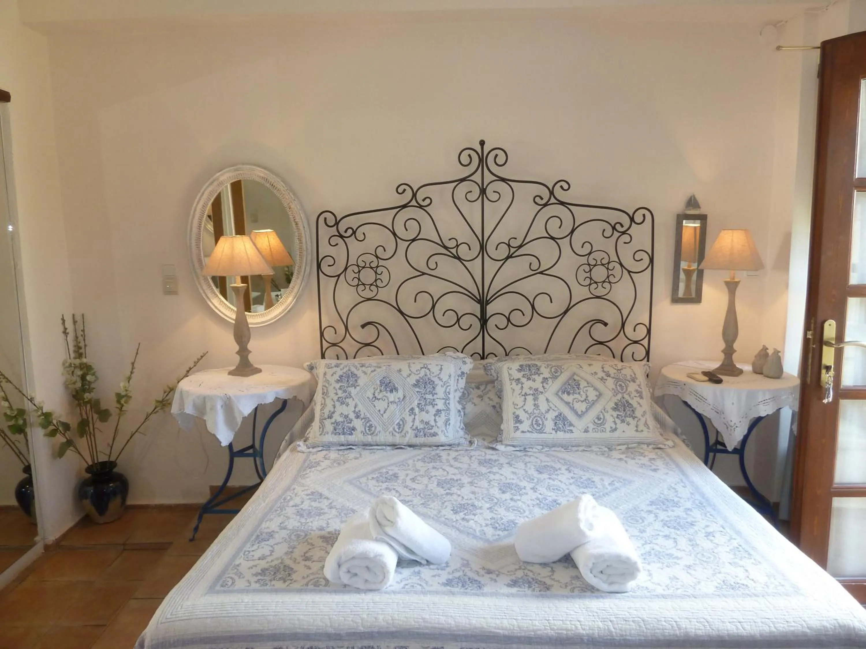 Bed in Calergi Residence - Holidays in Crete
