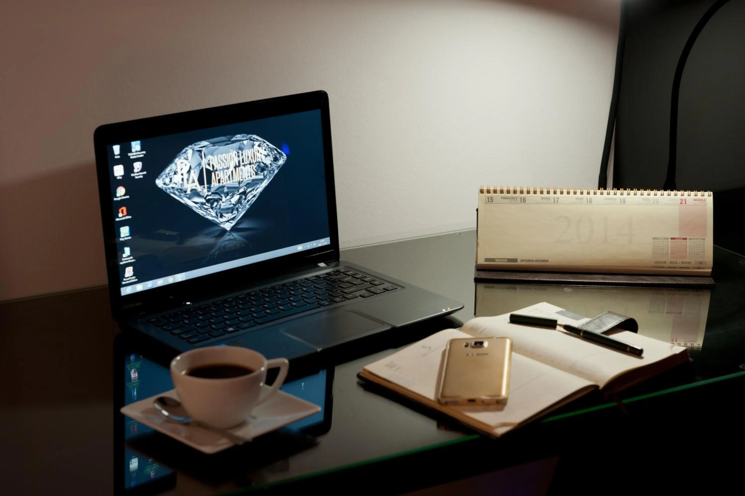 Decorative detail in Diamonds Apartment