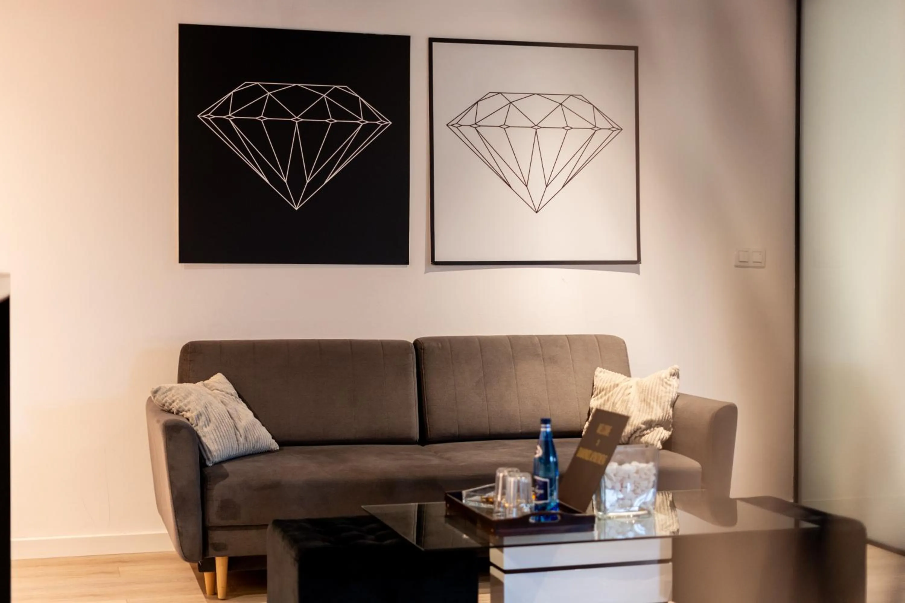 Living room in Diamonds Apartment