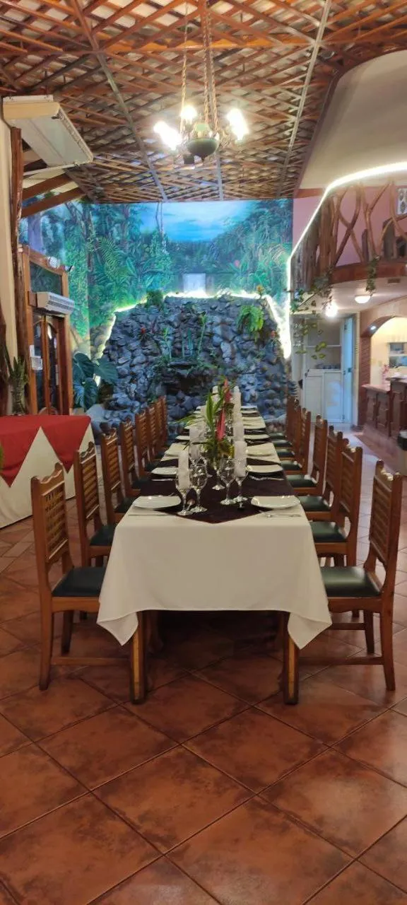 Restaurant/places to eat in Hotel El Auca