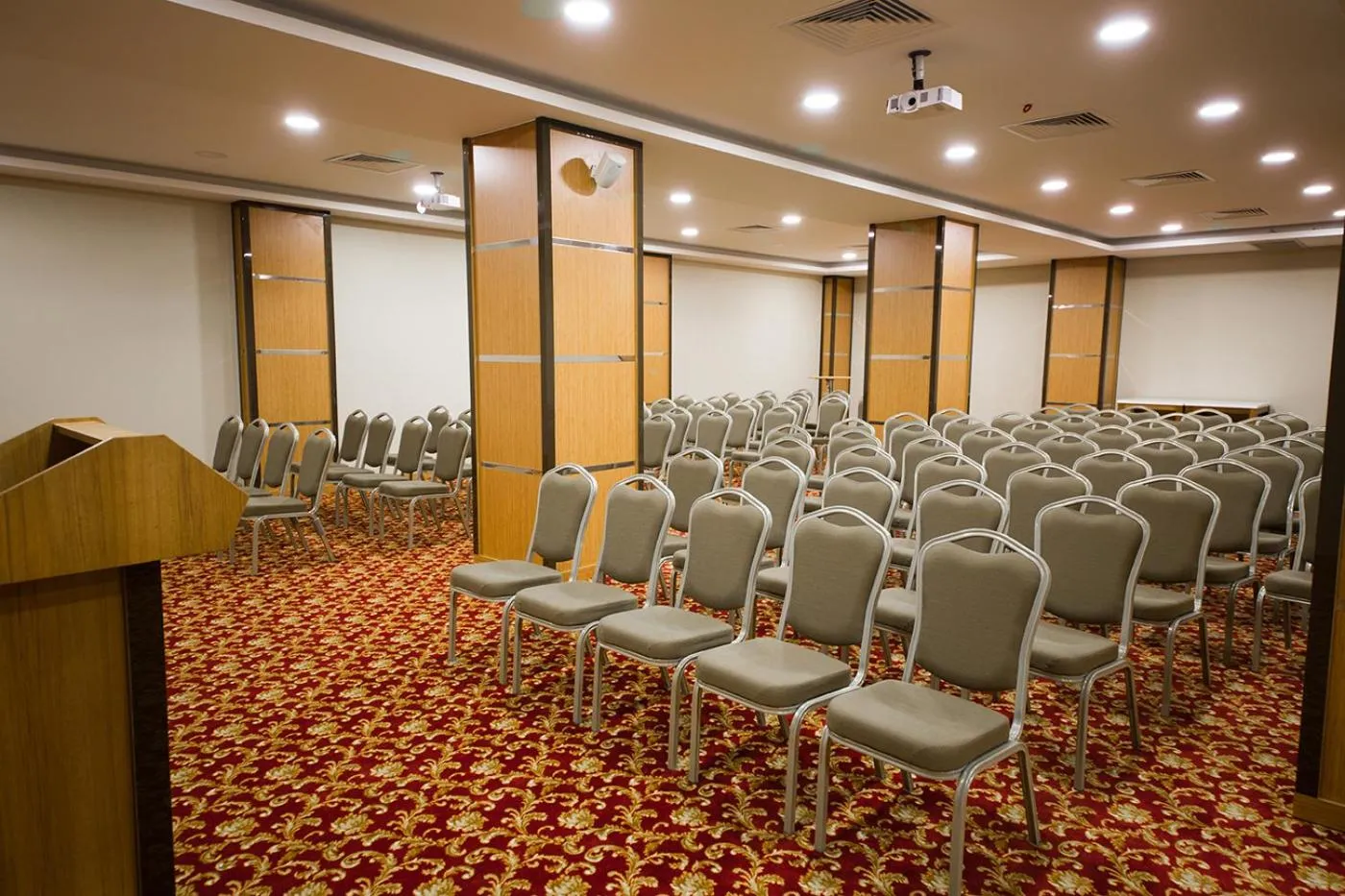 Business facilities in White Star Hotel
