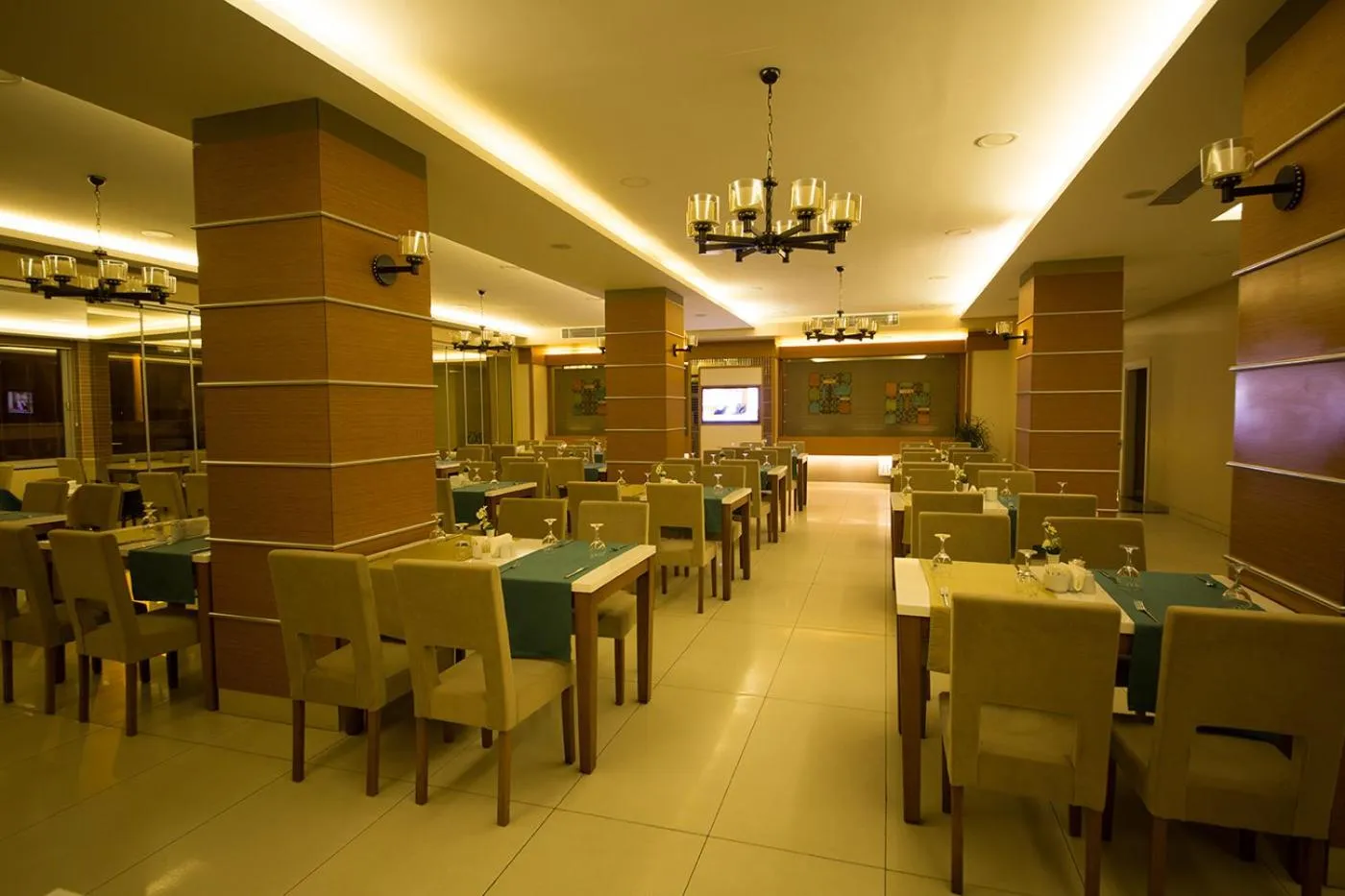 Restaurant/places to eat in White Star Hotel