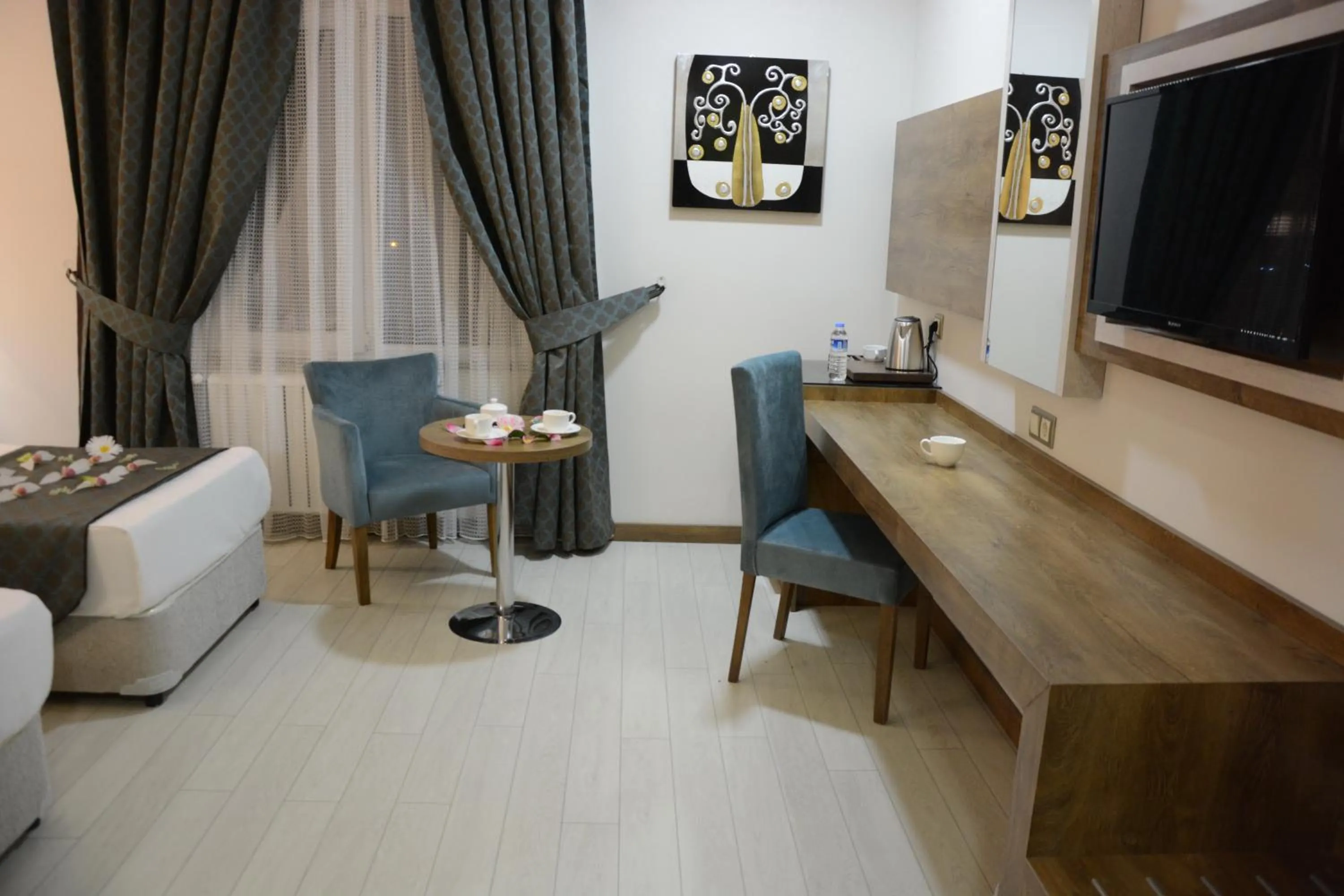 Seating area in White Star Hotel