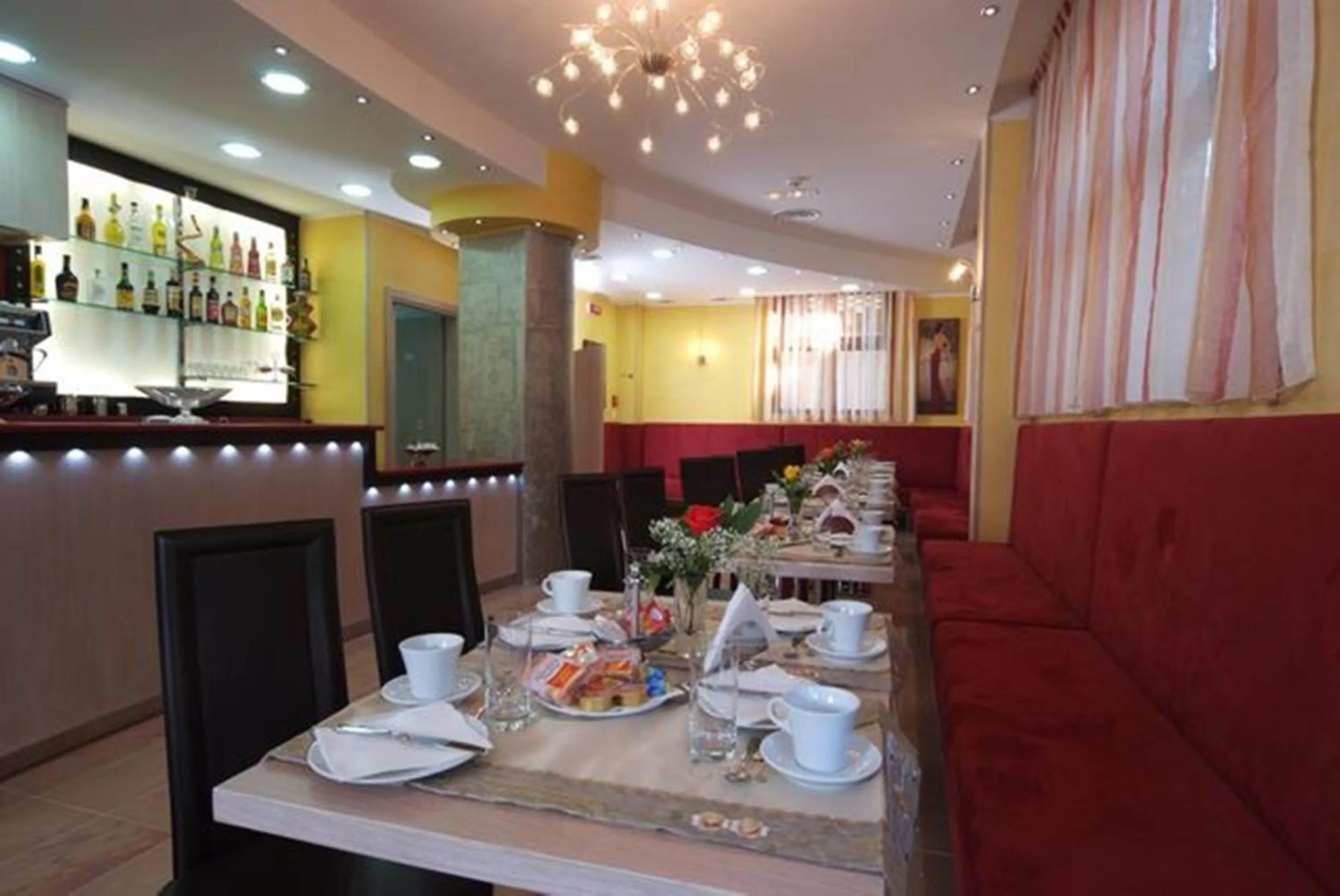 Lounge or bar in Hotel Cristal Eboli