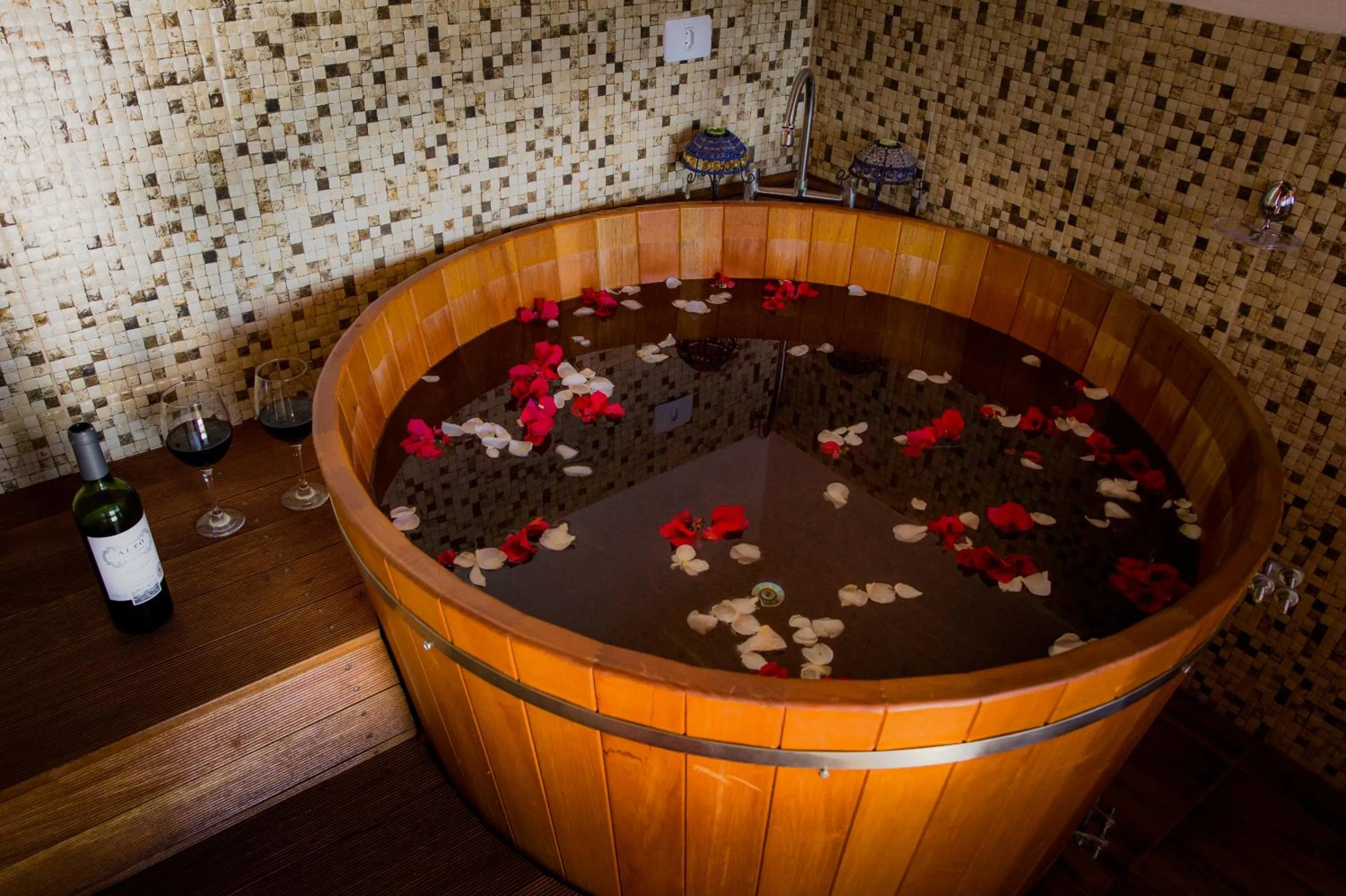 Hot Spring Bath in Pousada Cabanas no Mundo
