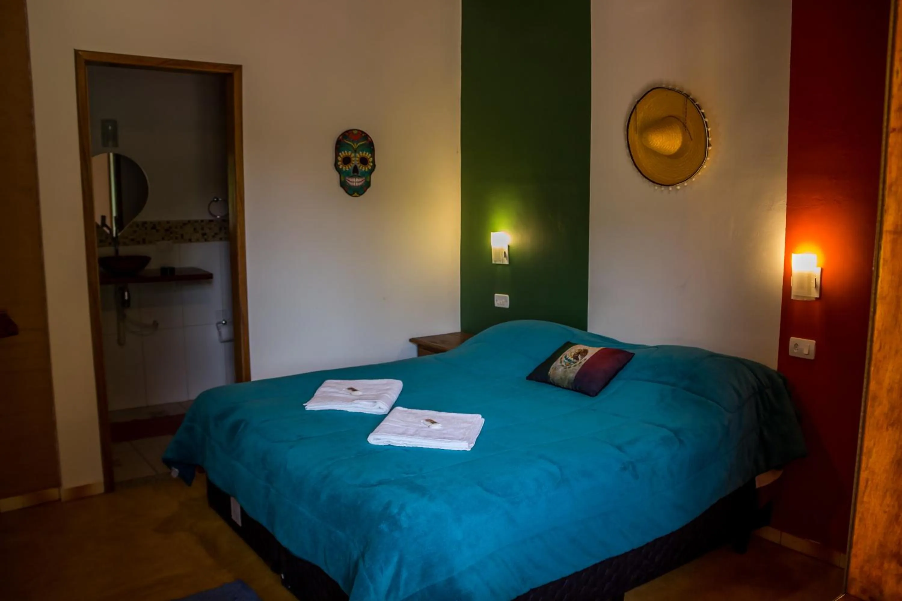 Photo of the whole room, Bed in Pousada Cabanas no Mundo