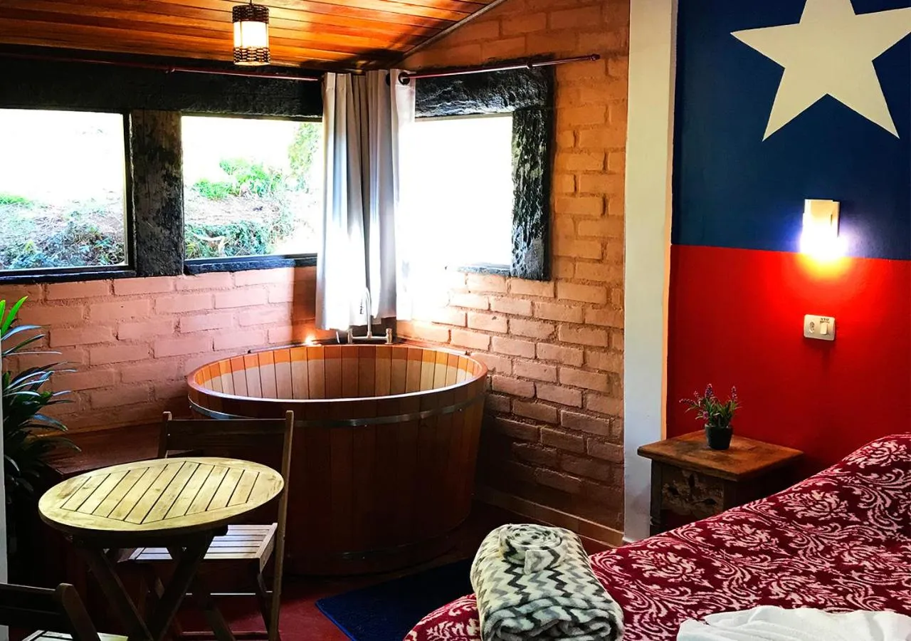 Photo of the whole room, Bed in Pousada Cabanas no Mundo