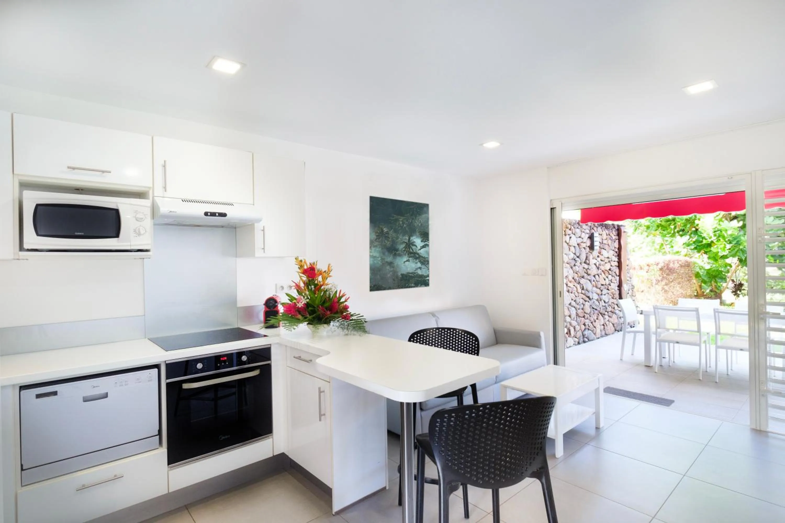 Kitchen or kitchenette in Moorea Sunset Beach