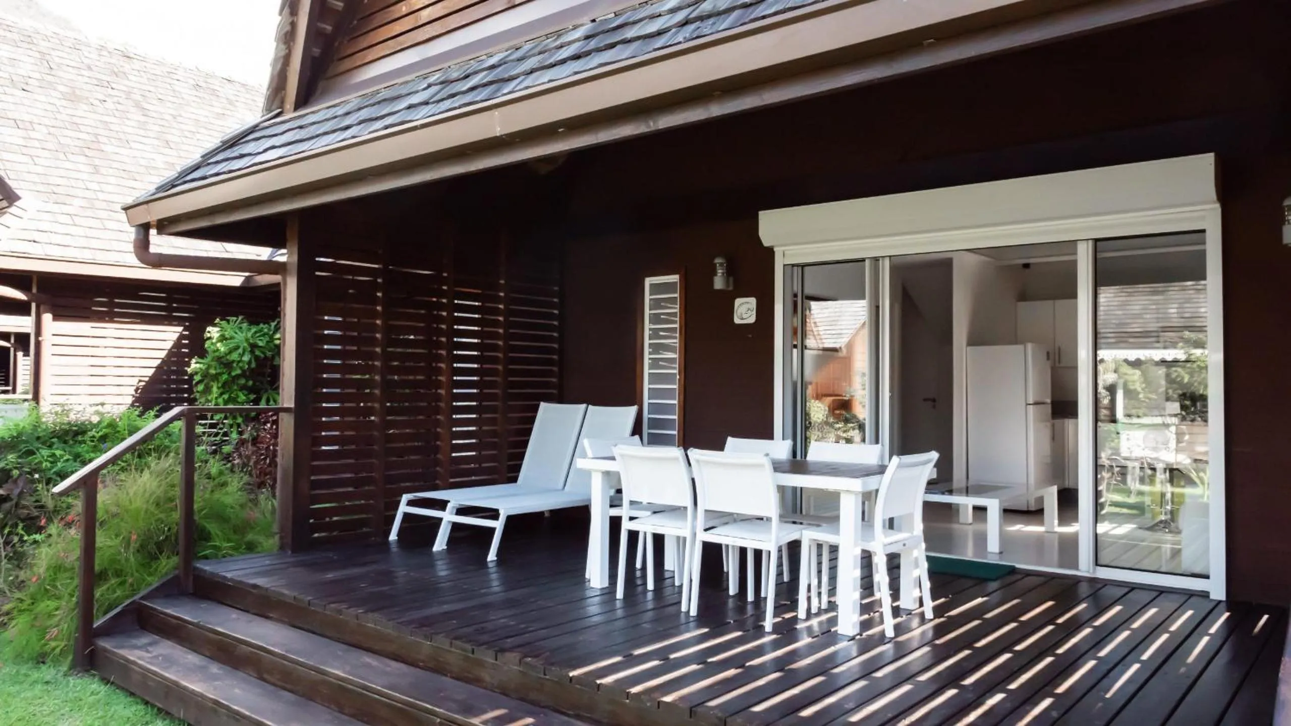 air conditioner in Moorea Sunset Beach