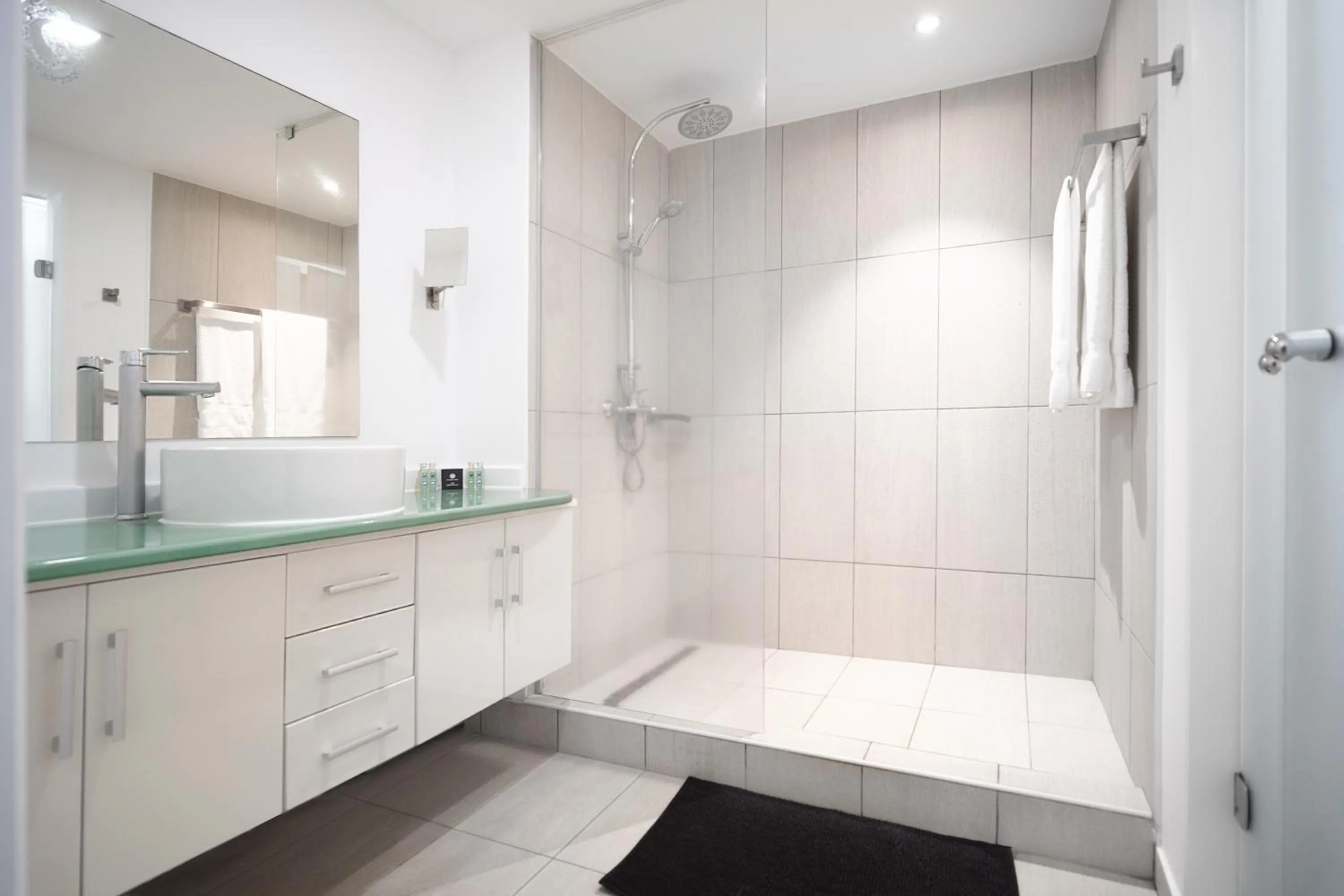 Shower in Moorea Sunset Beach