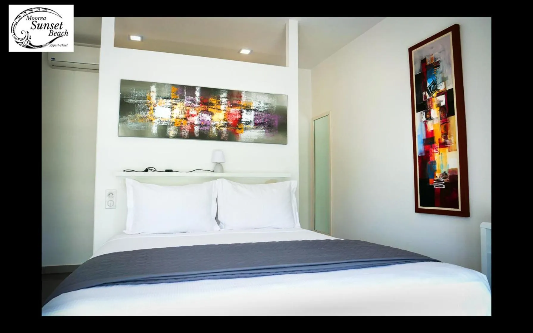 Bed in Moorea Sunset Beach