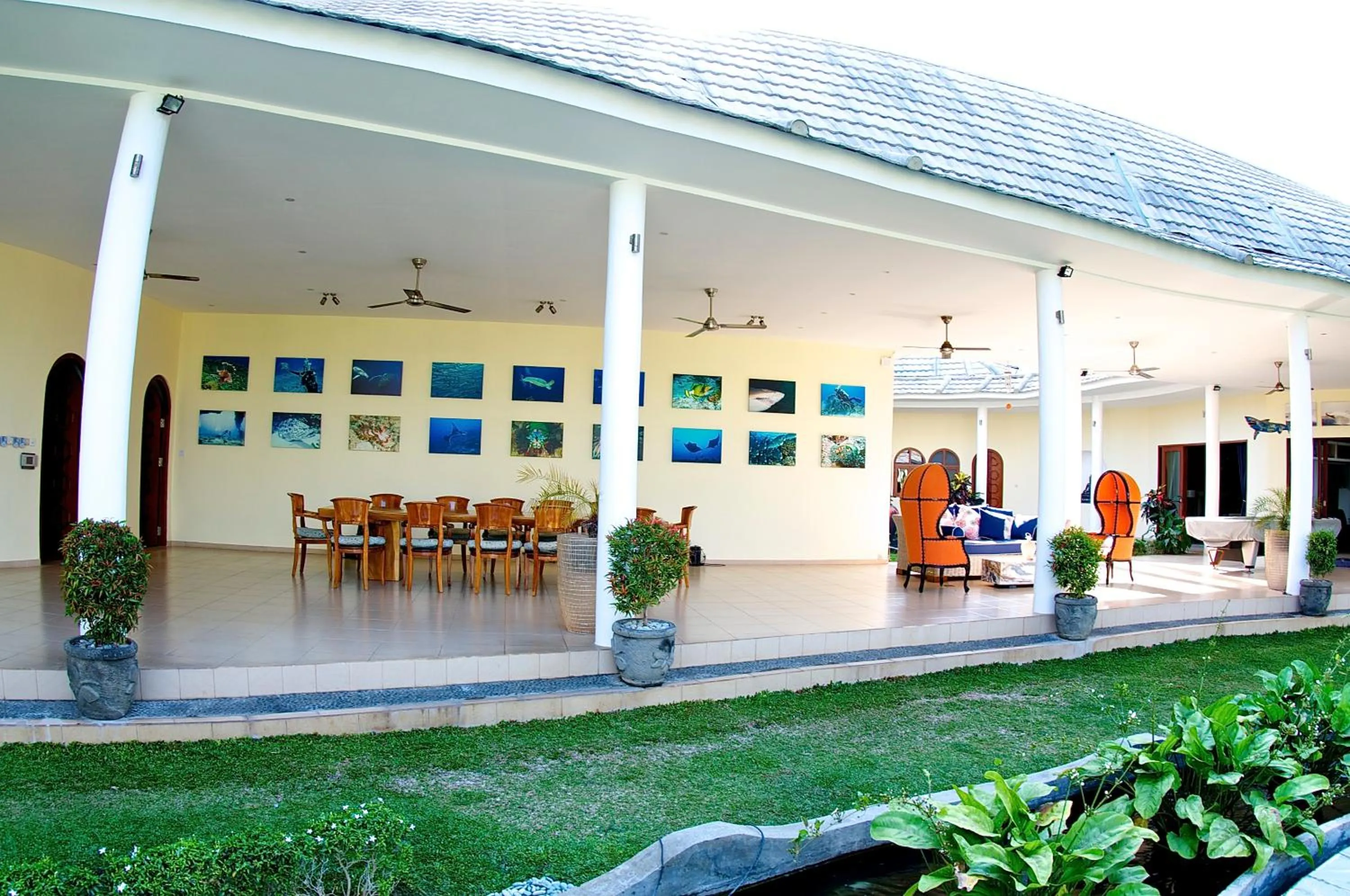 Dining area in Villa Costa Plenty