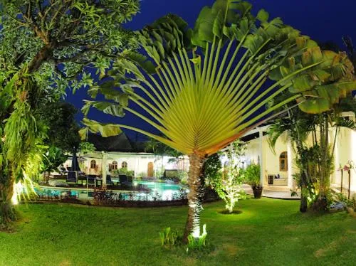 Property building in Villa Costa Plenty