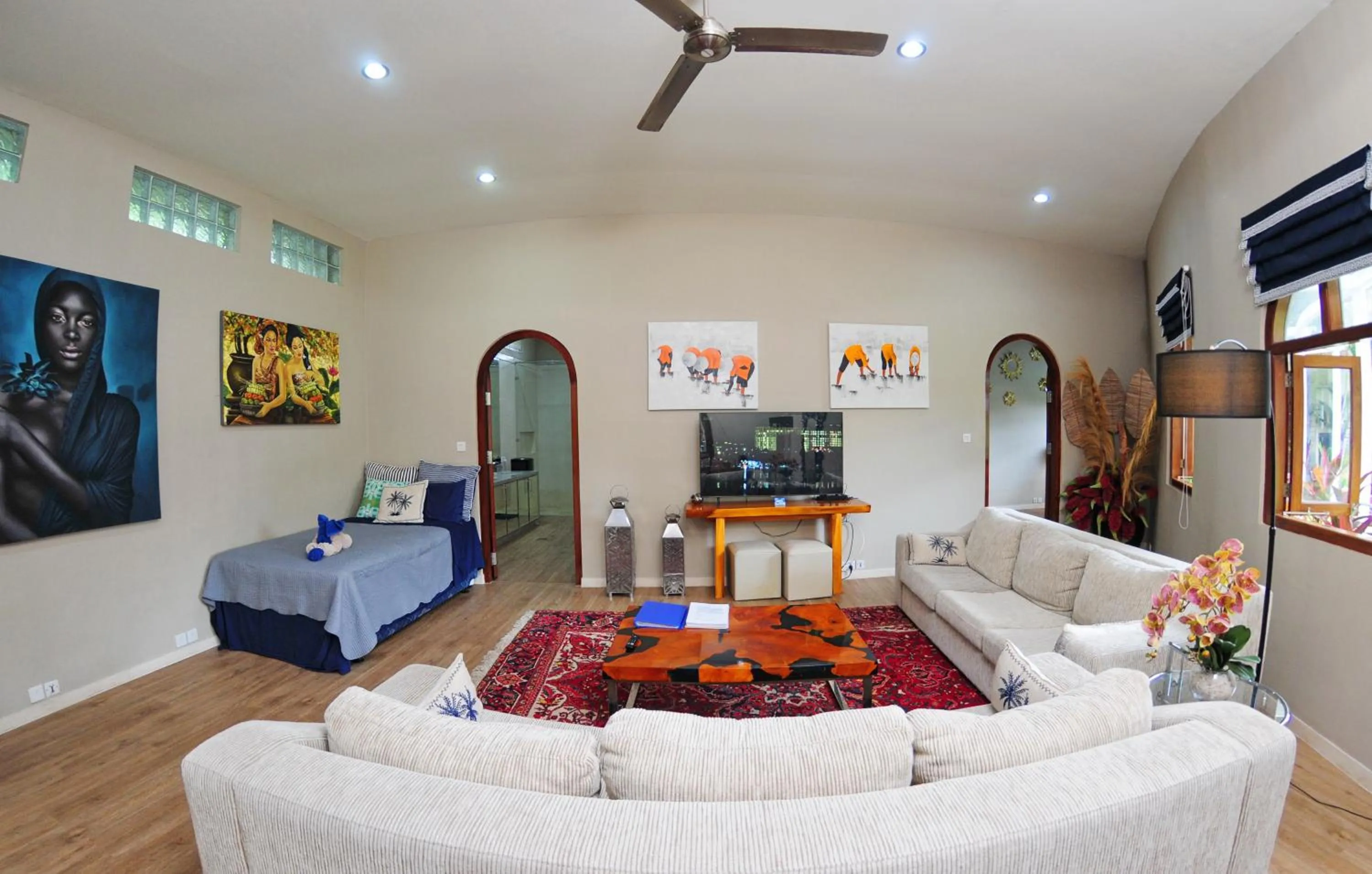 TV and multimedia in Villa Costa Plenty