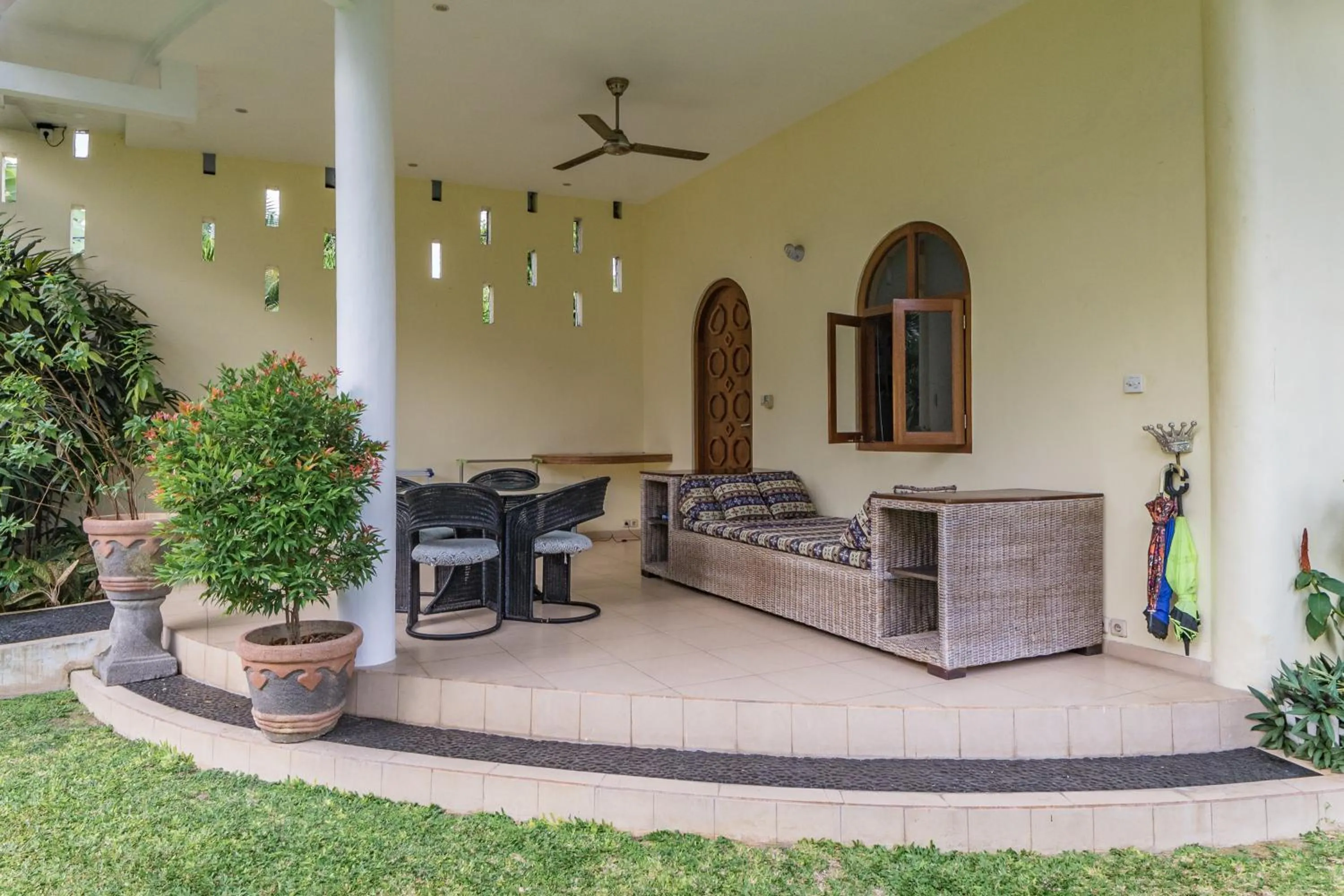 Patio in Villa Costa Plenty