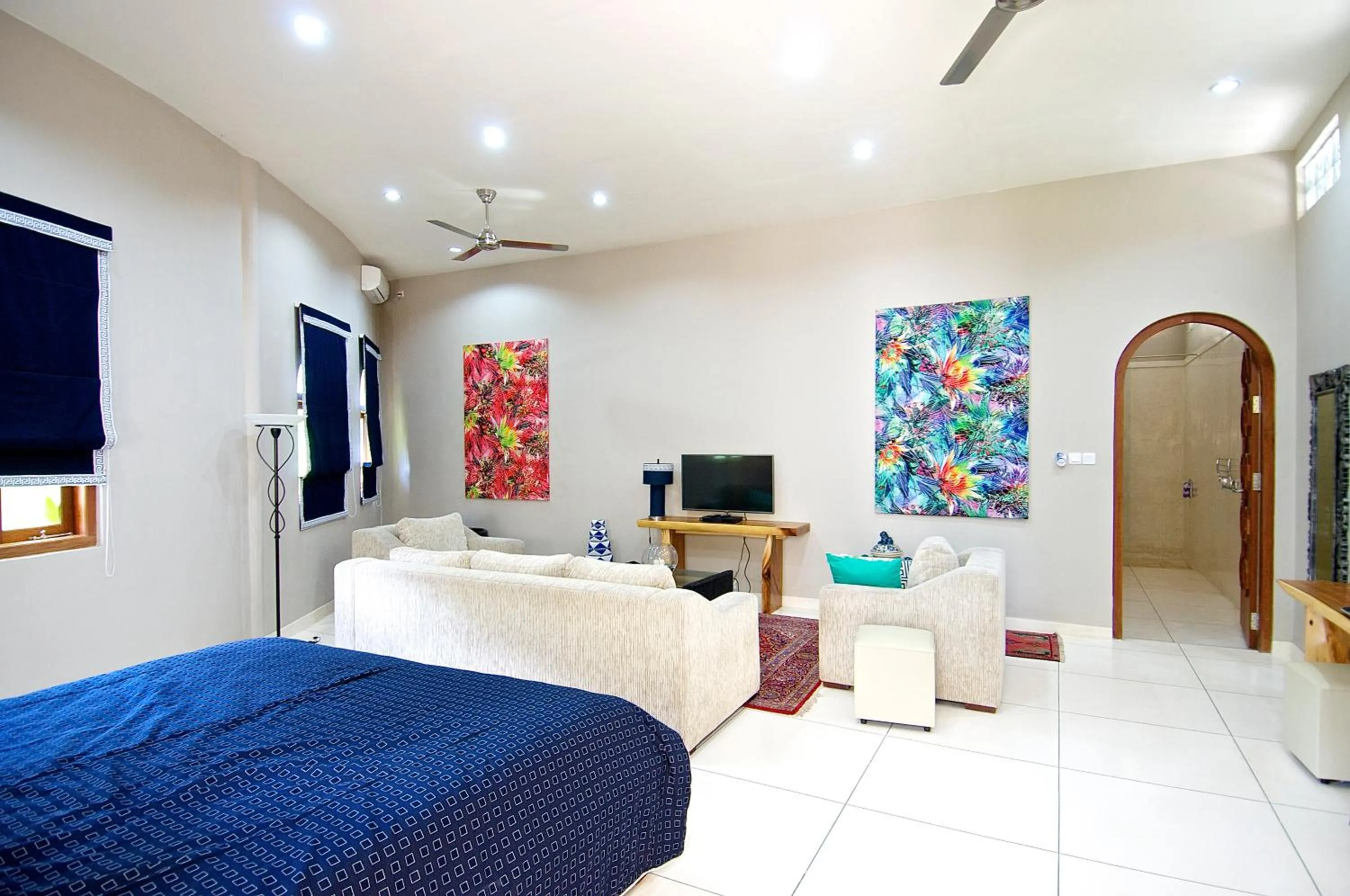 Photo of the whole room in Villa Costa Plenty