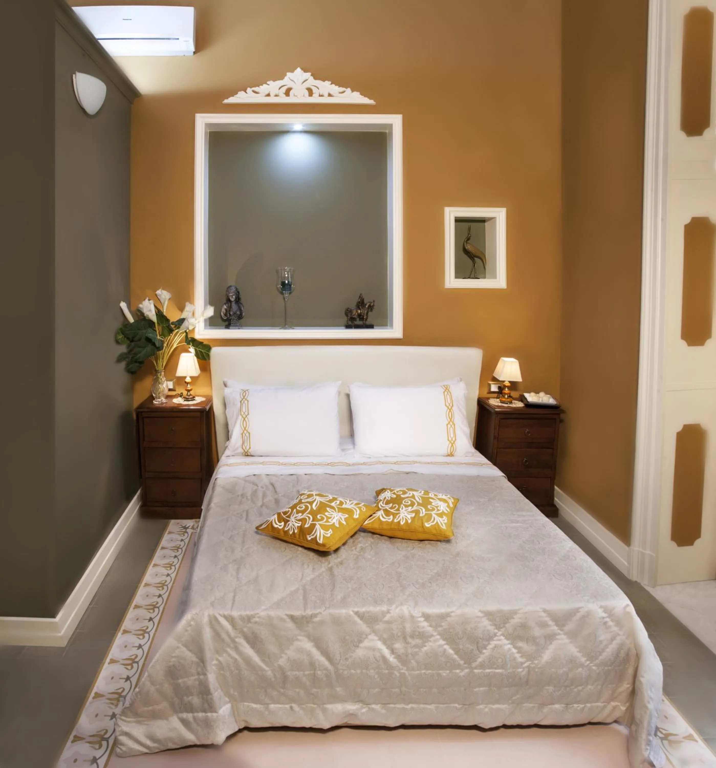 Photo of the whole room, Bed in Art Fashion House Luxury Rooms