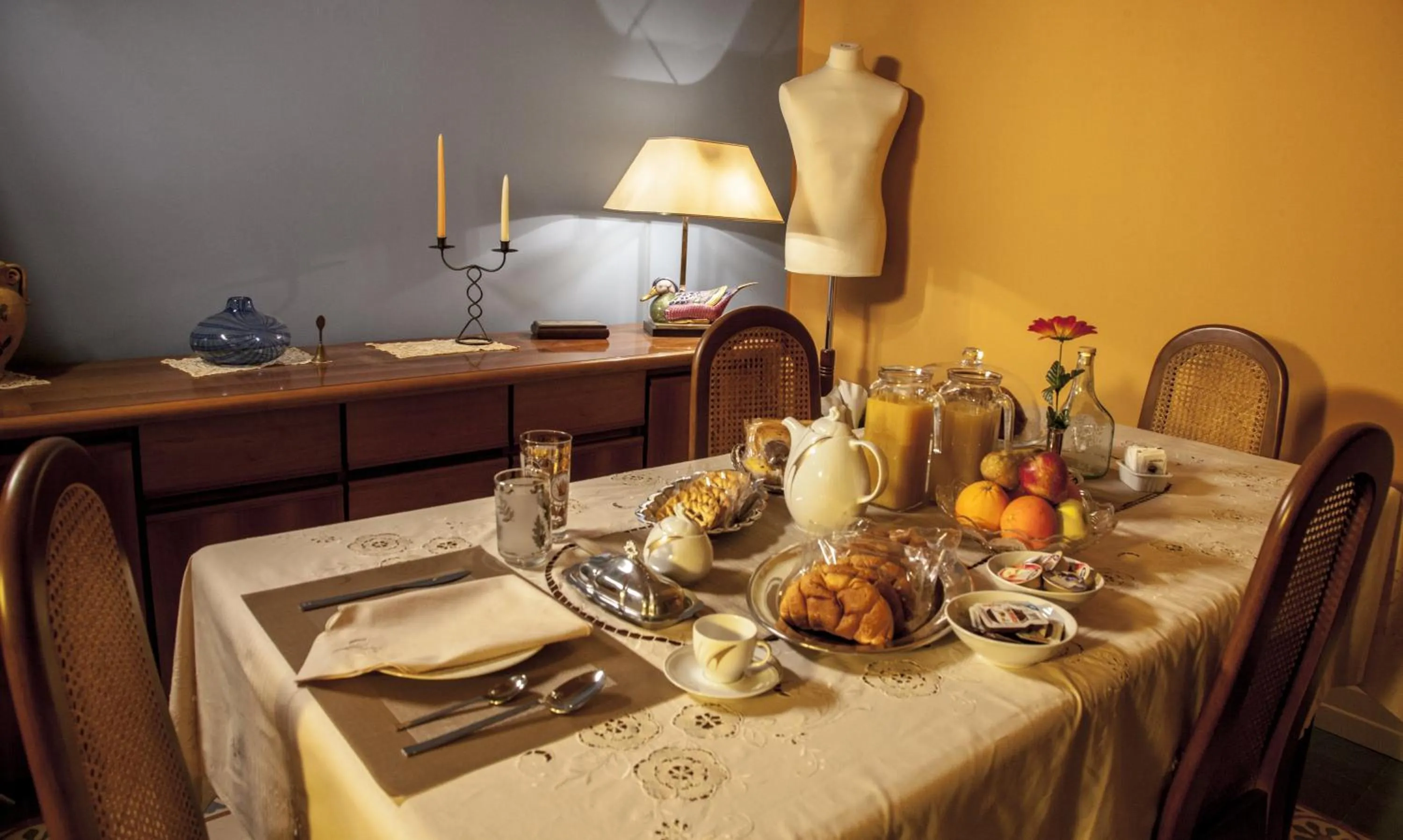 Food and drinks in Art Fashion House Luxury Rooms