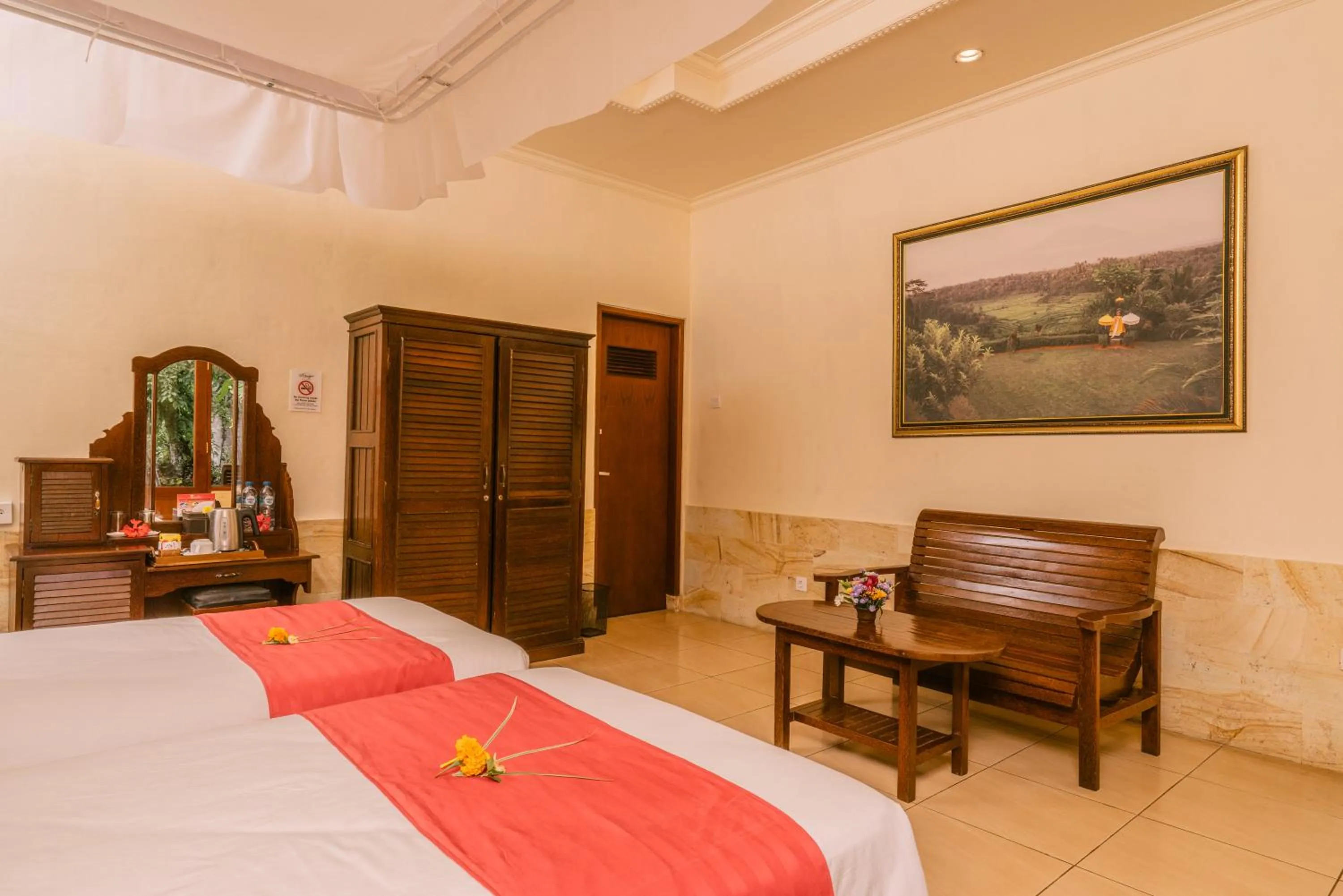 Bed in Mahagiri Resort & Restaurant