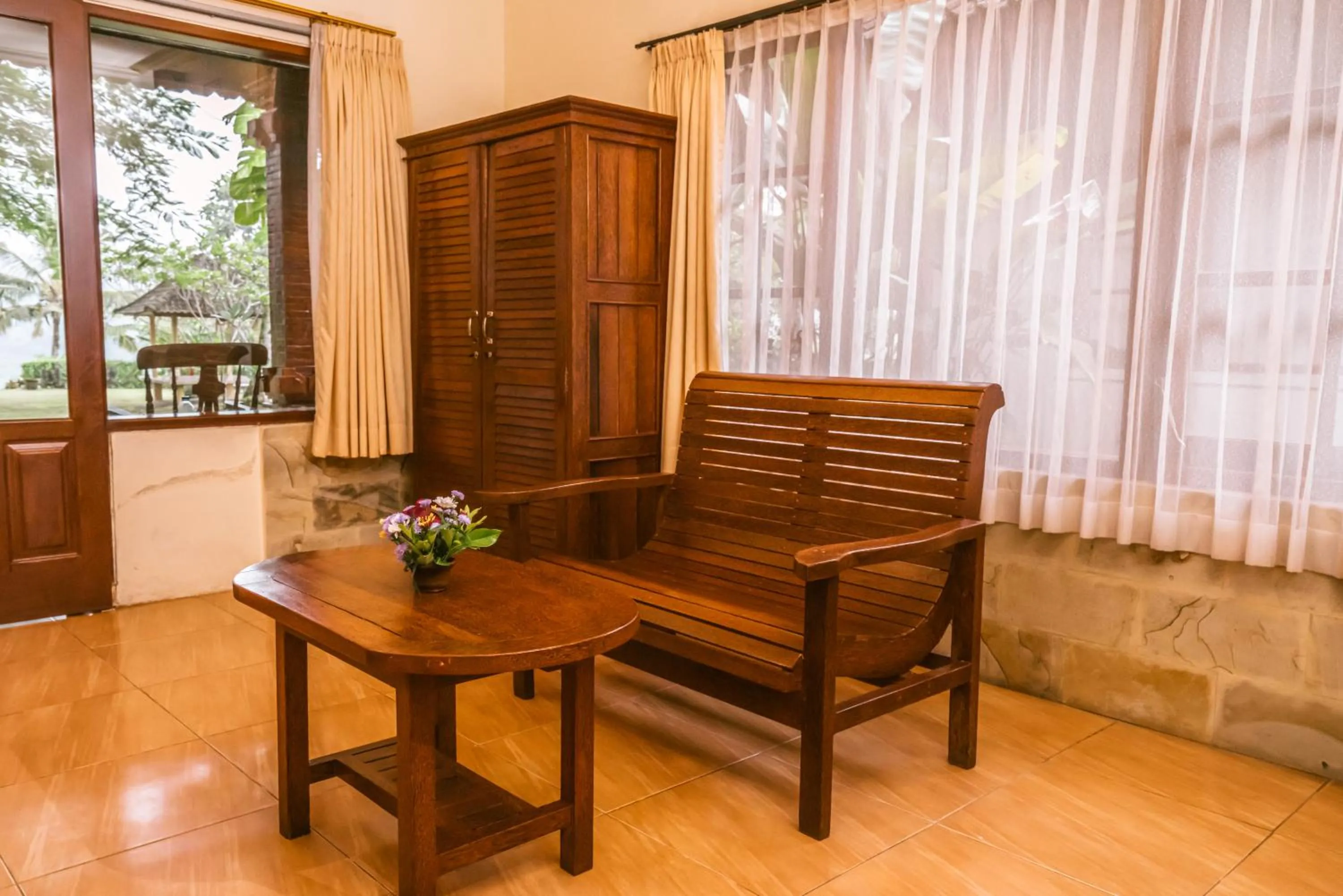 Mahagiri Resort & Restaurant