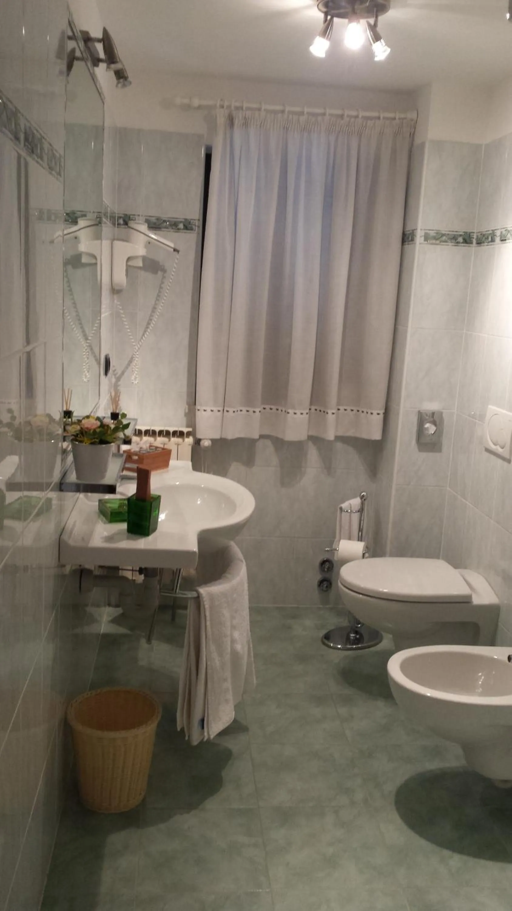 Bathroom in Hotel Filey