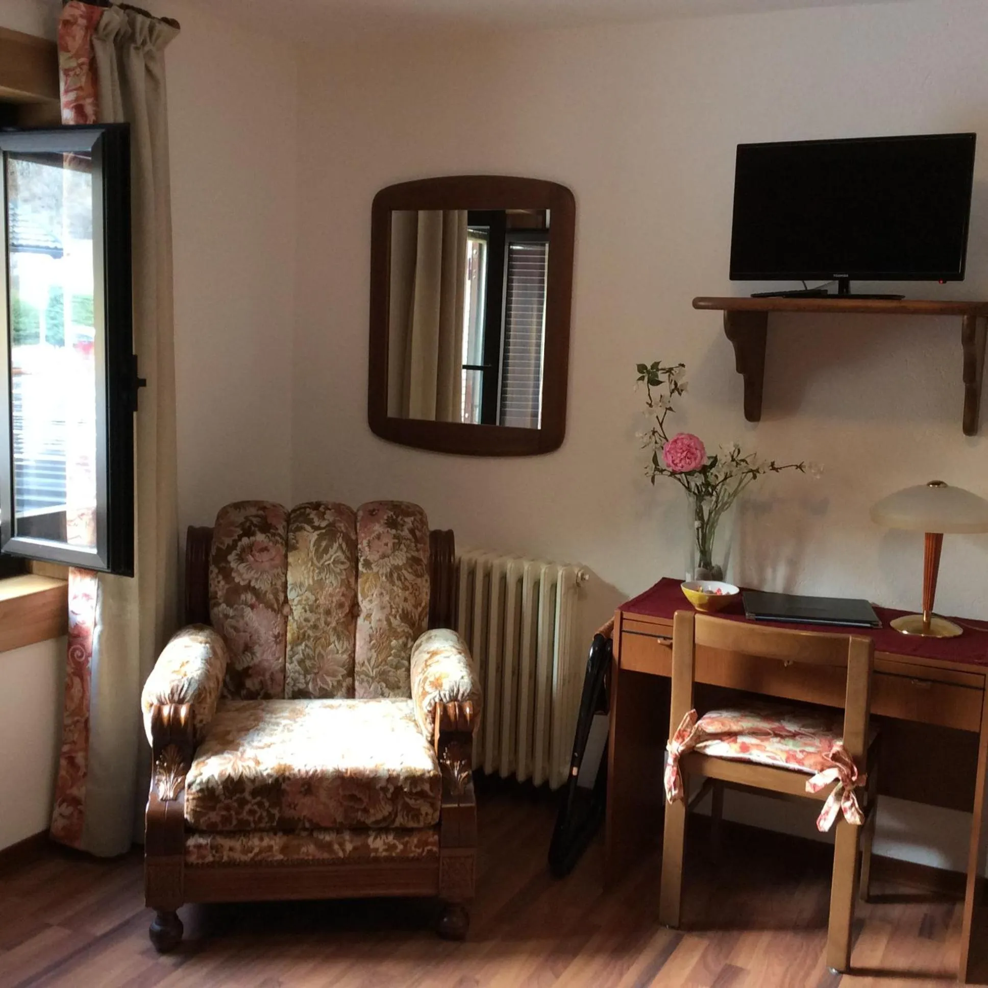 Photo of the whole room in Hotel Filey