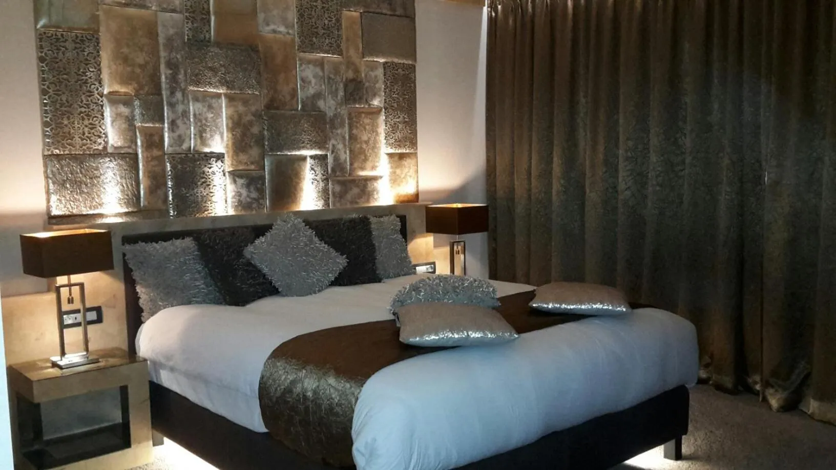 Photo of the whole room, Bed in Thermen Londerzeel Hotel