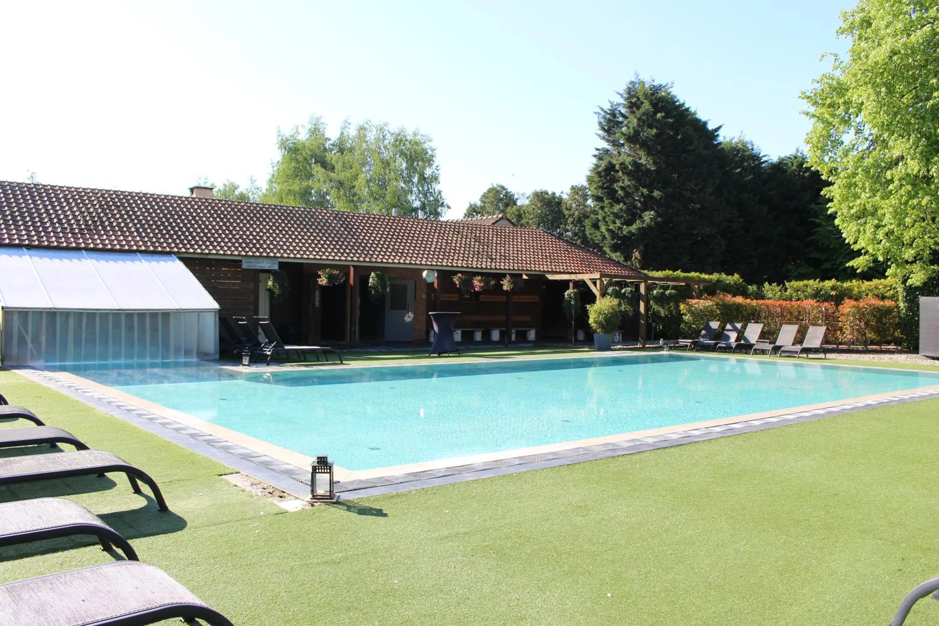 Swimming pool in Thermen Londerzeel Hotel