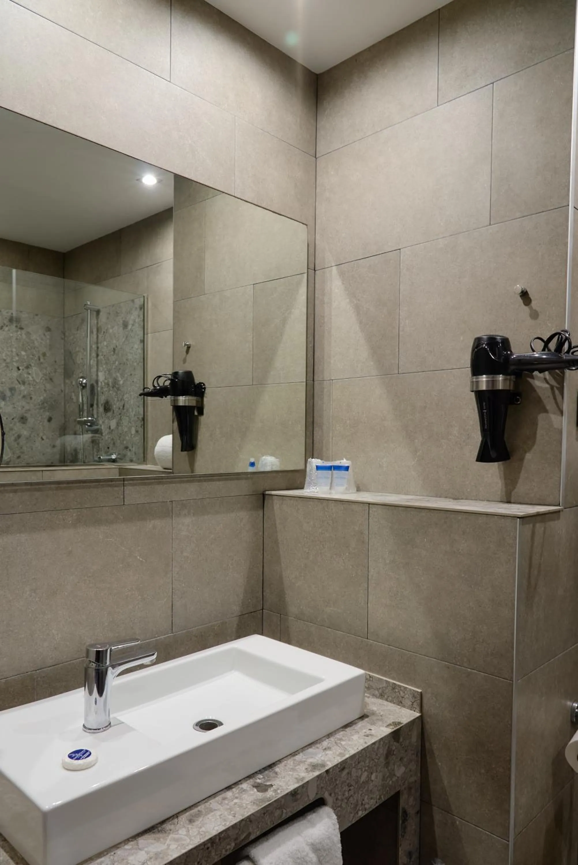 Bathroom in Hotel Miramar Badalona