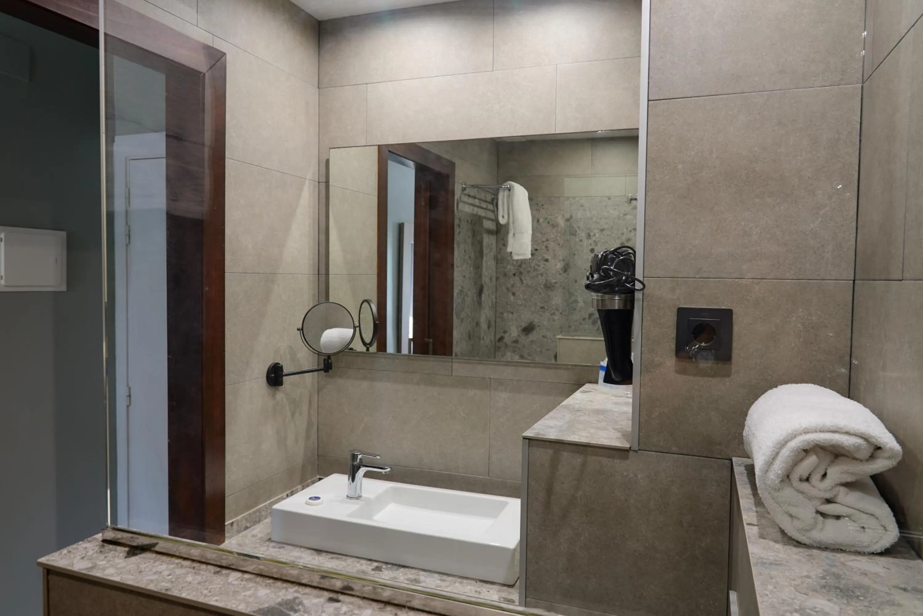 Bathroom in Hotel Miramar Badalona