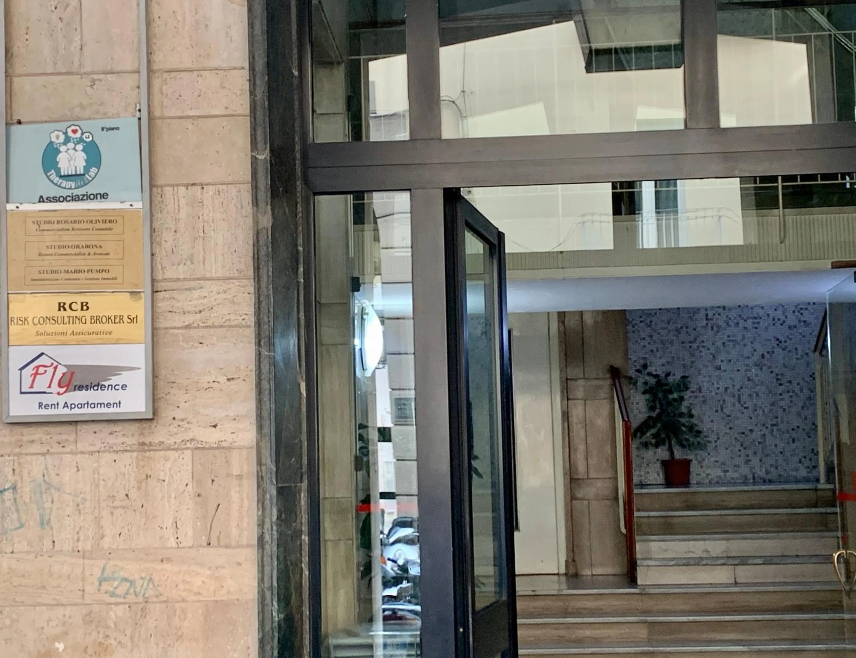 Property logo or sign in Flyresidence - Municipio - Toledo