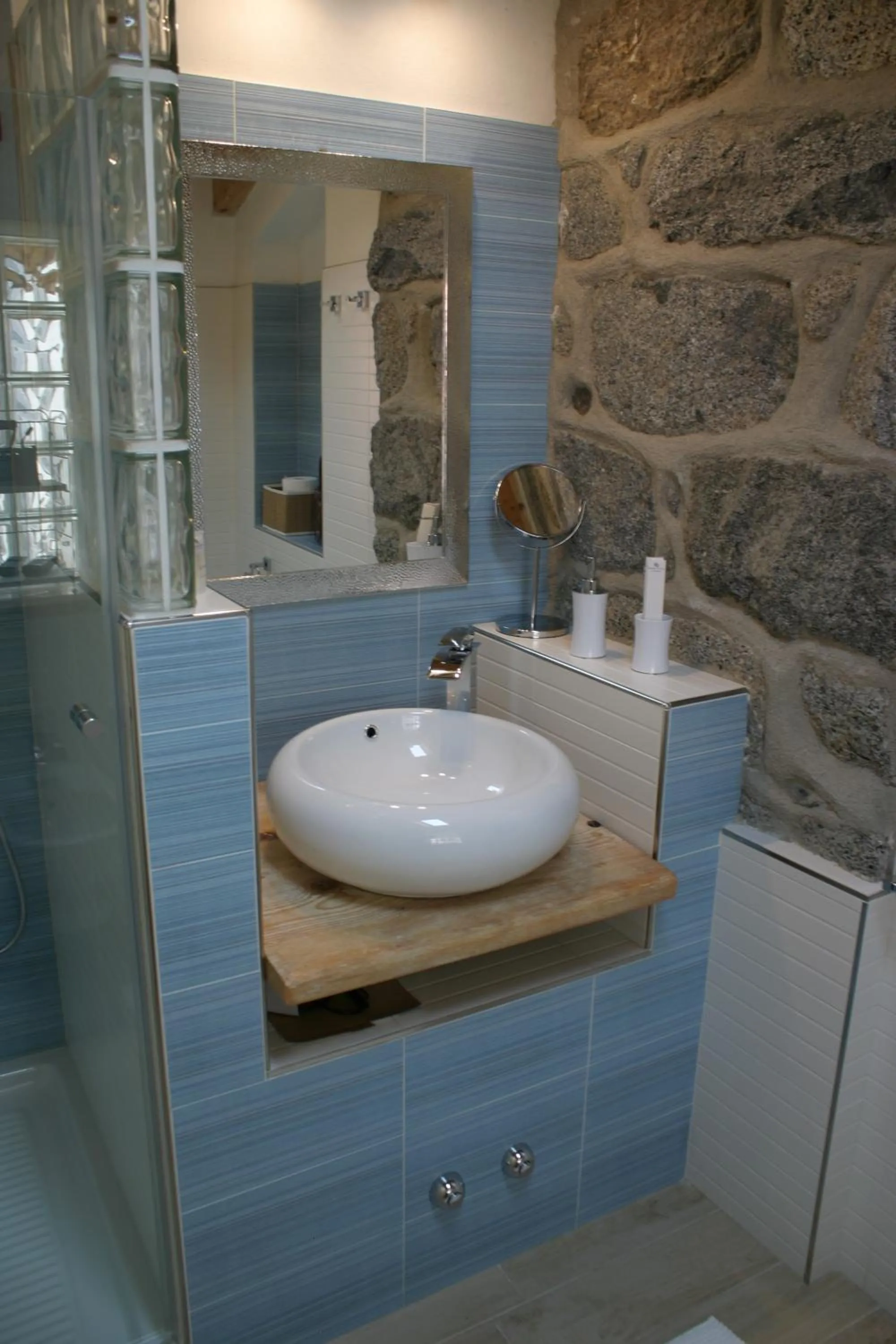 Shower in B&B Il Noce alla Finestra