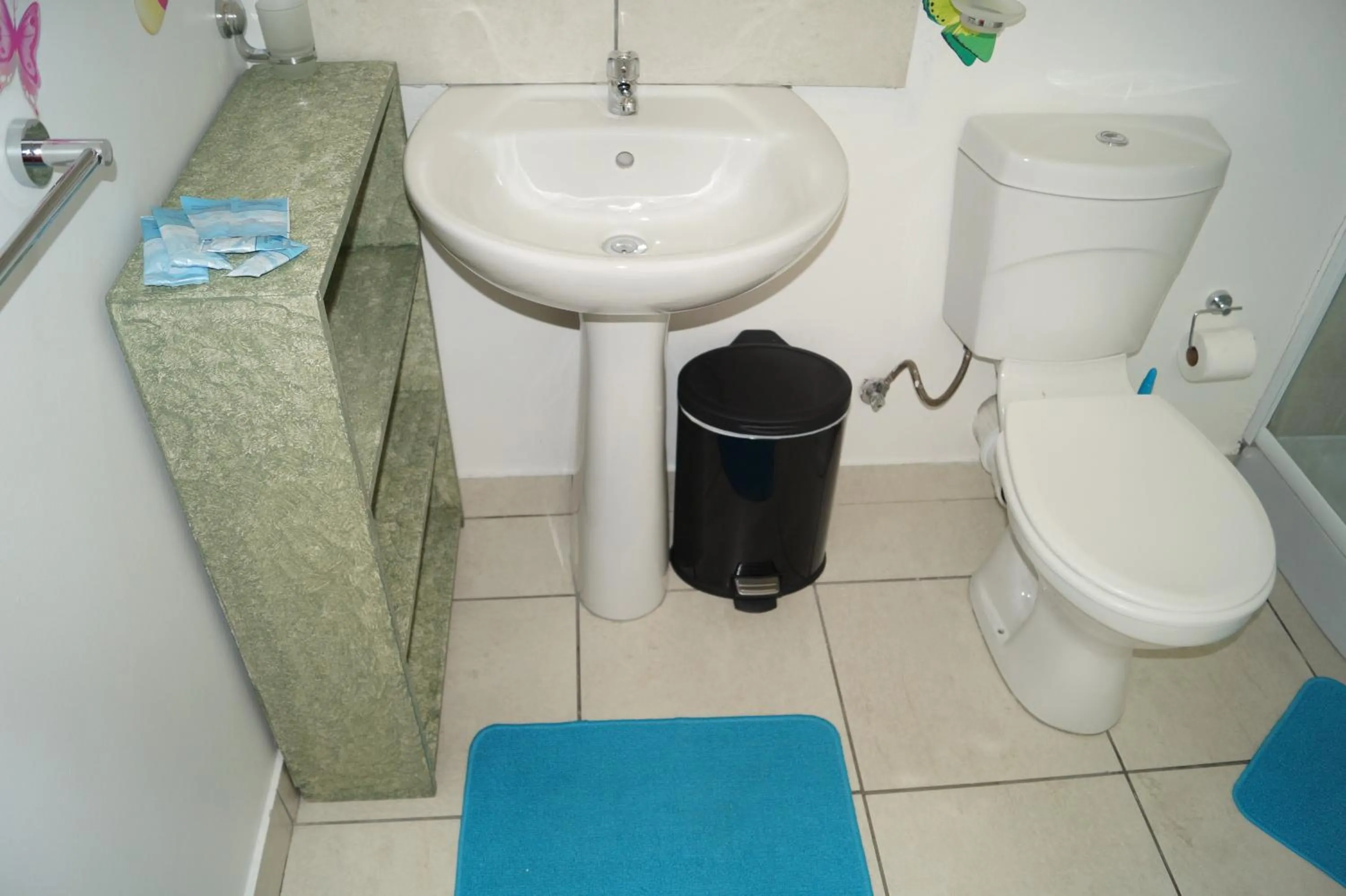 Toilet in Westmoreland Lodge