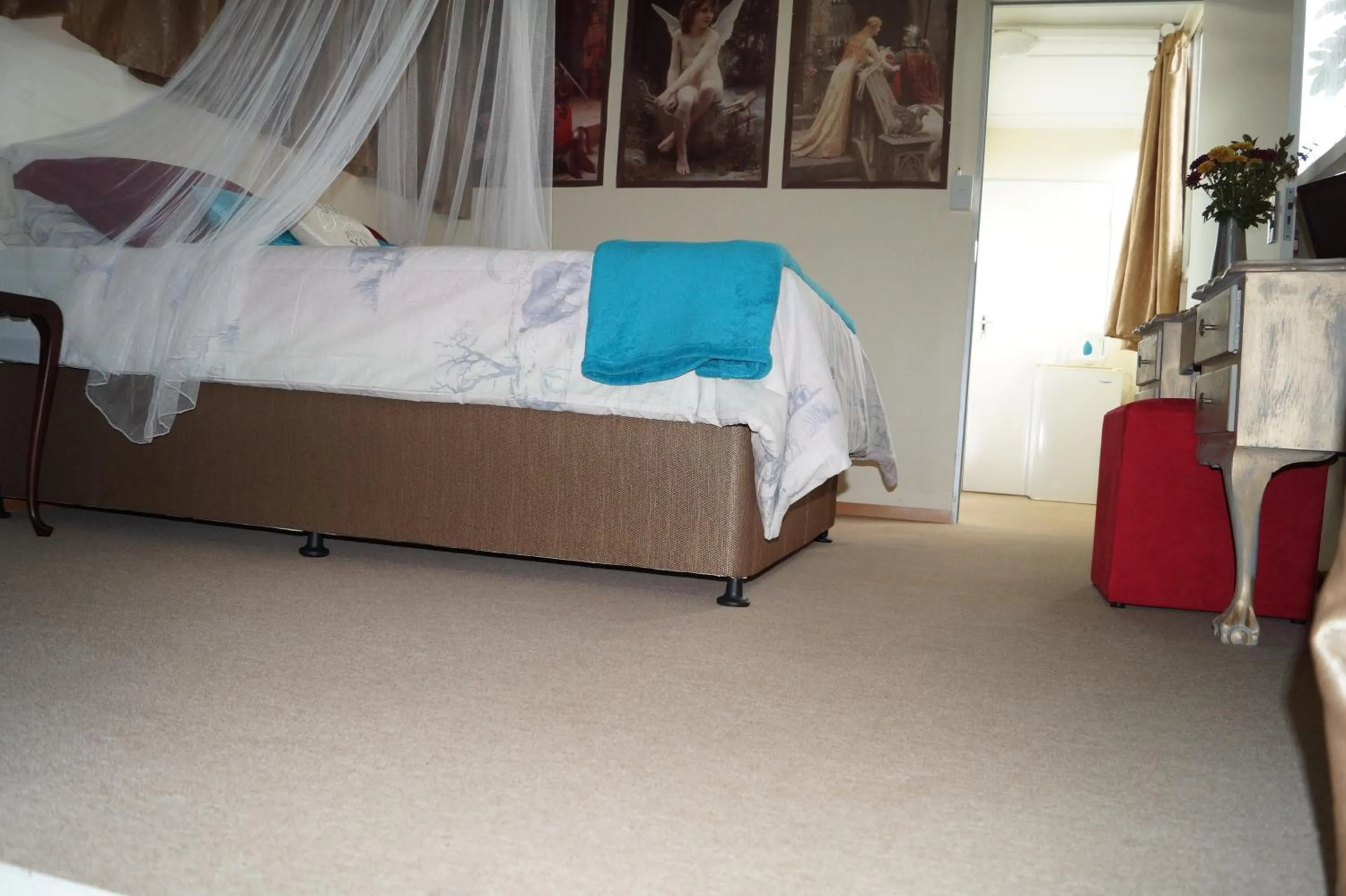 Bedroom, Bed in Westmoreland Lodge