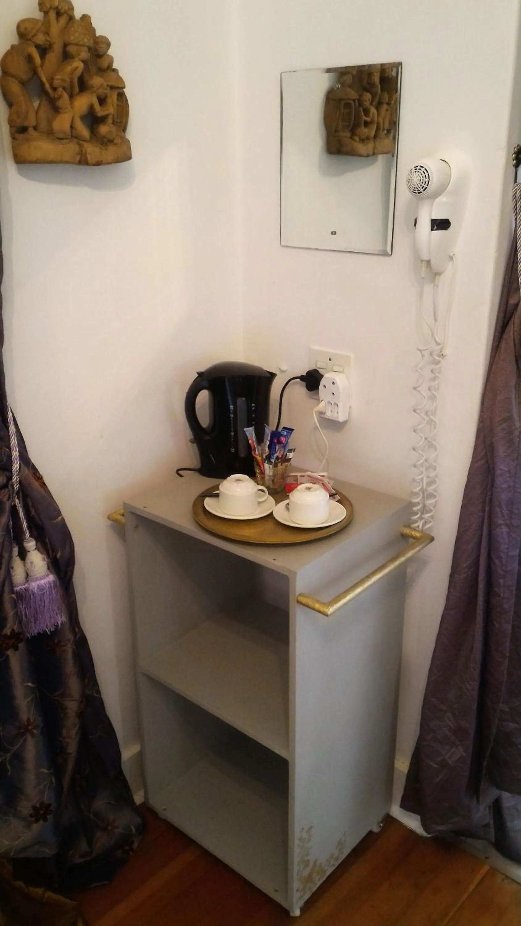 Coffee/tea facilities in Westmoreland Lodge