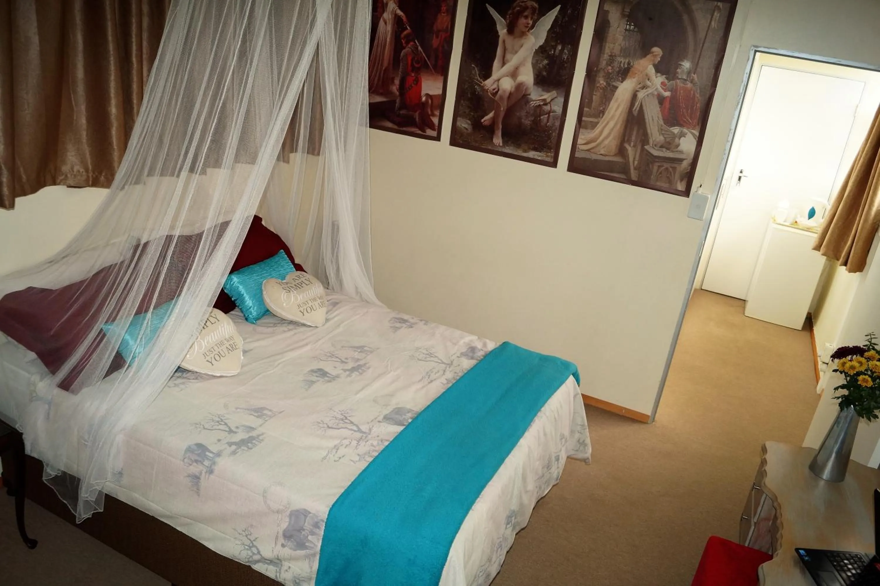 Bedroom, Bed in Westmoreland Lodge