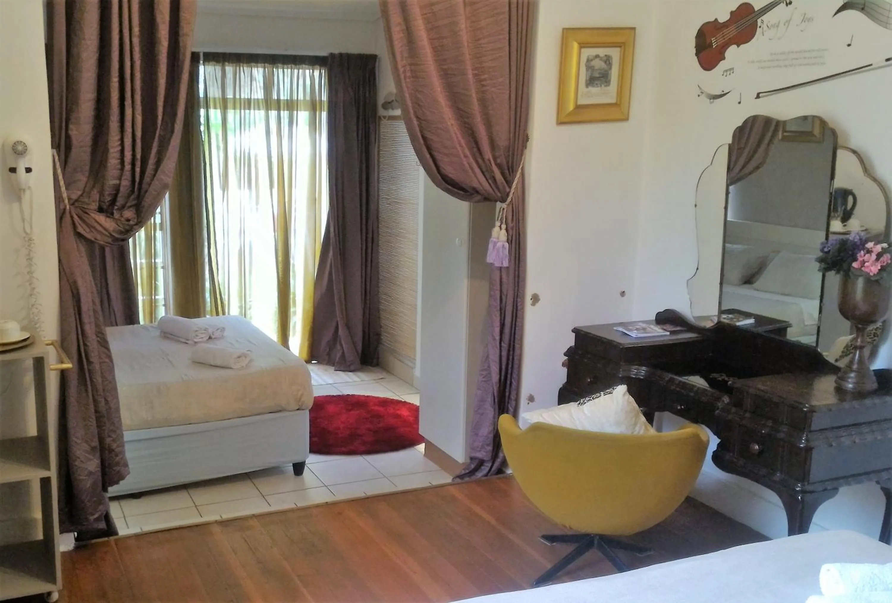 Bedroom, Bed in Westmoreland Lodge