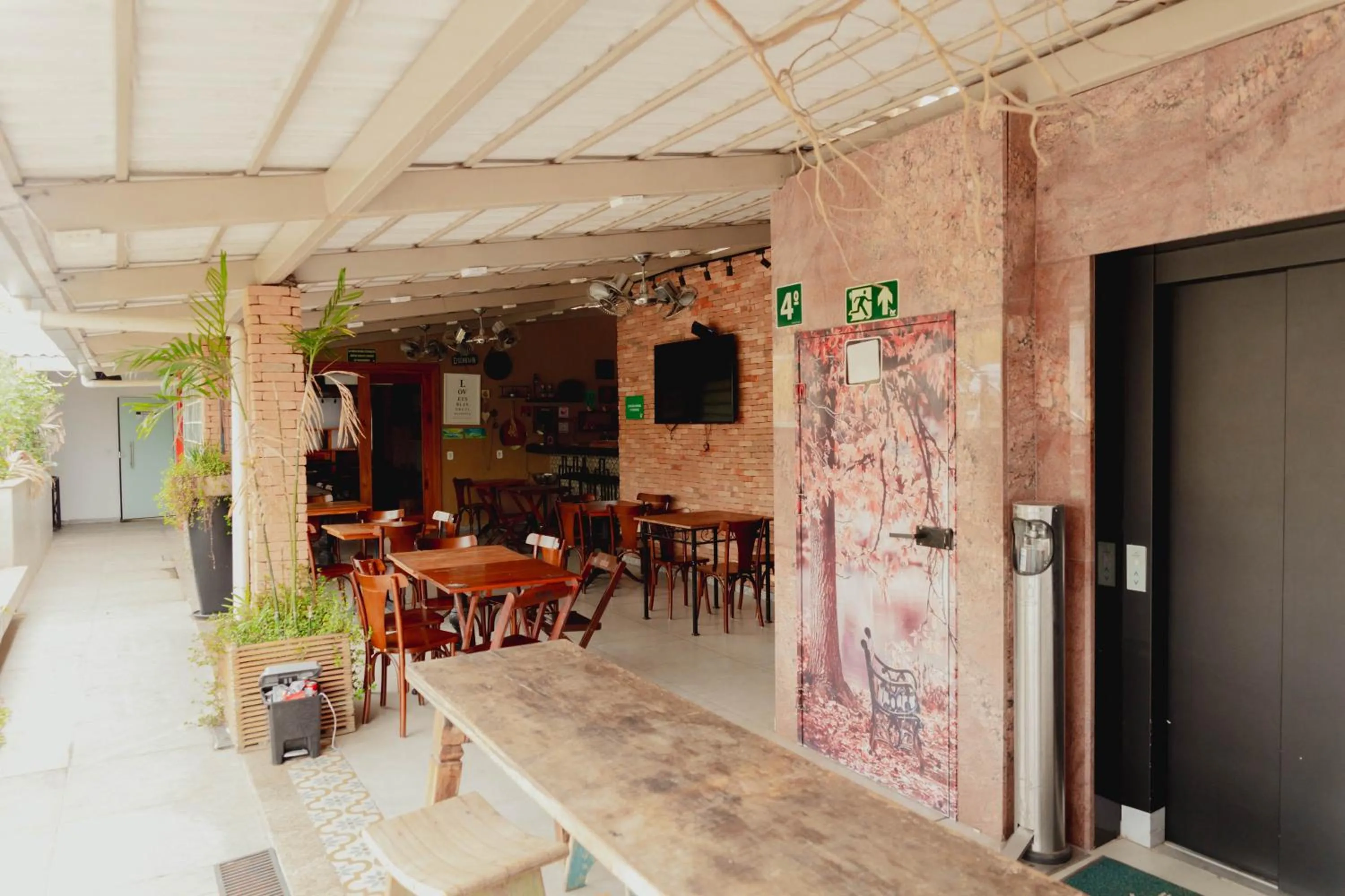 Restaurant/places to eat in San Diego Lancaster Teófilo Otoni