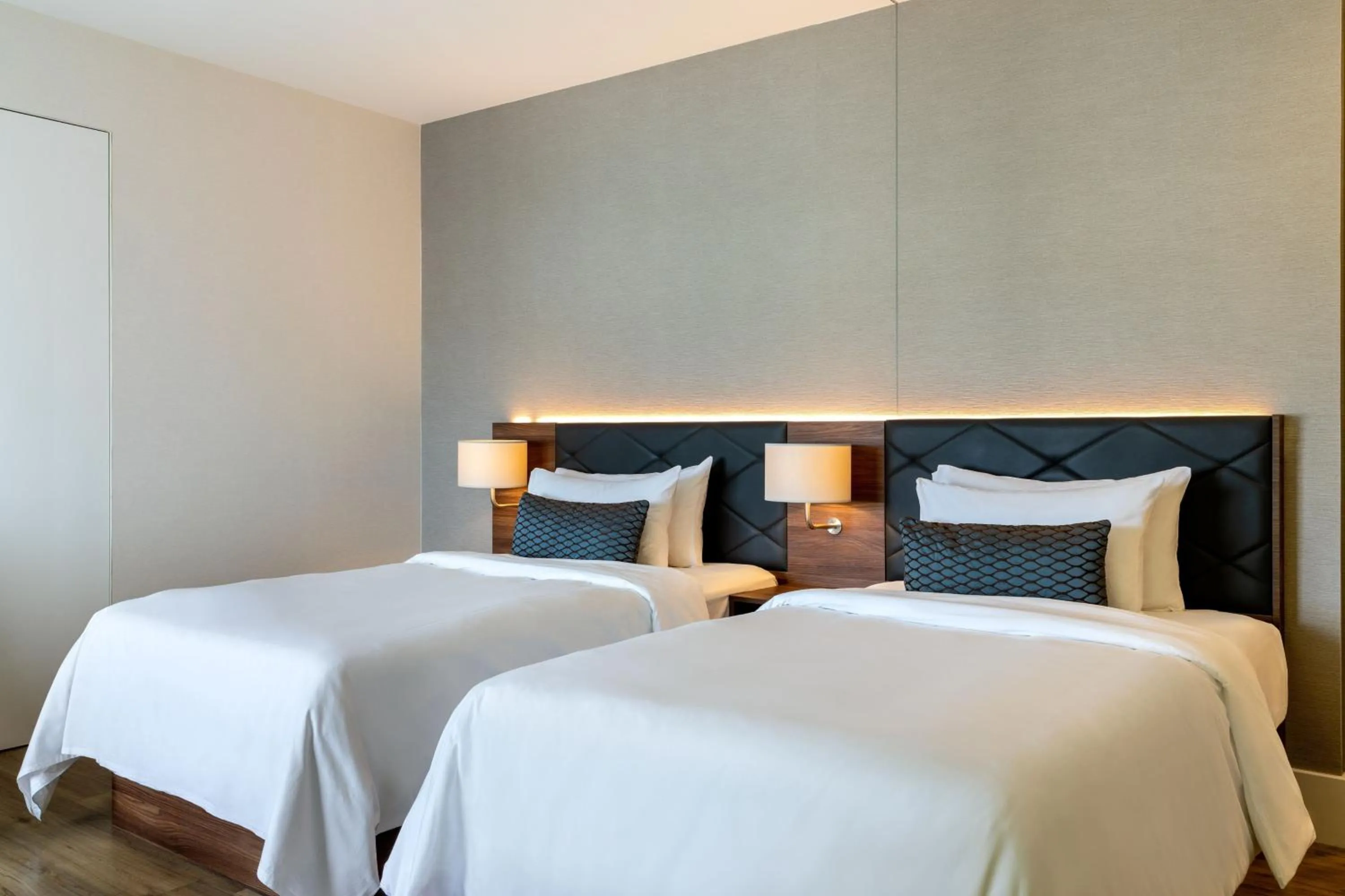 Photo of the whole room, Bed in Element Amsterdam