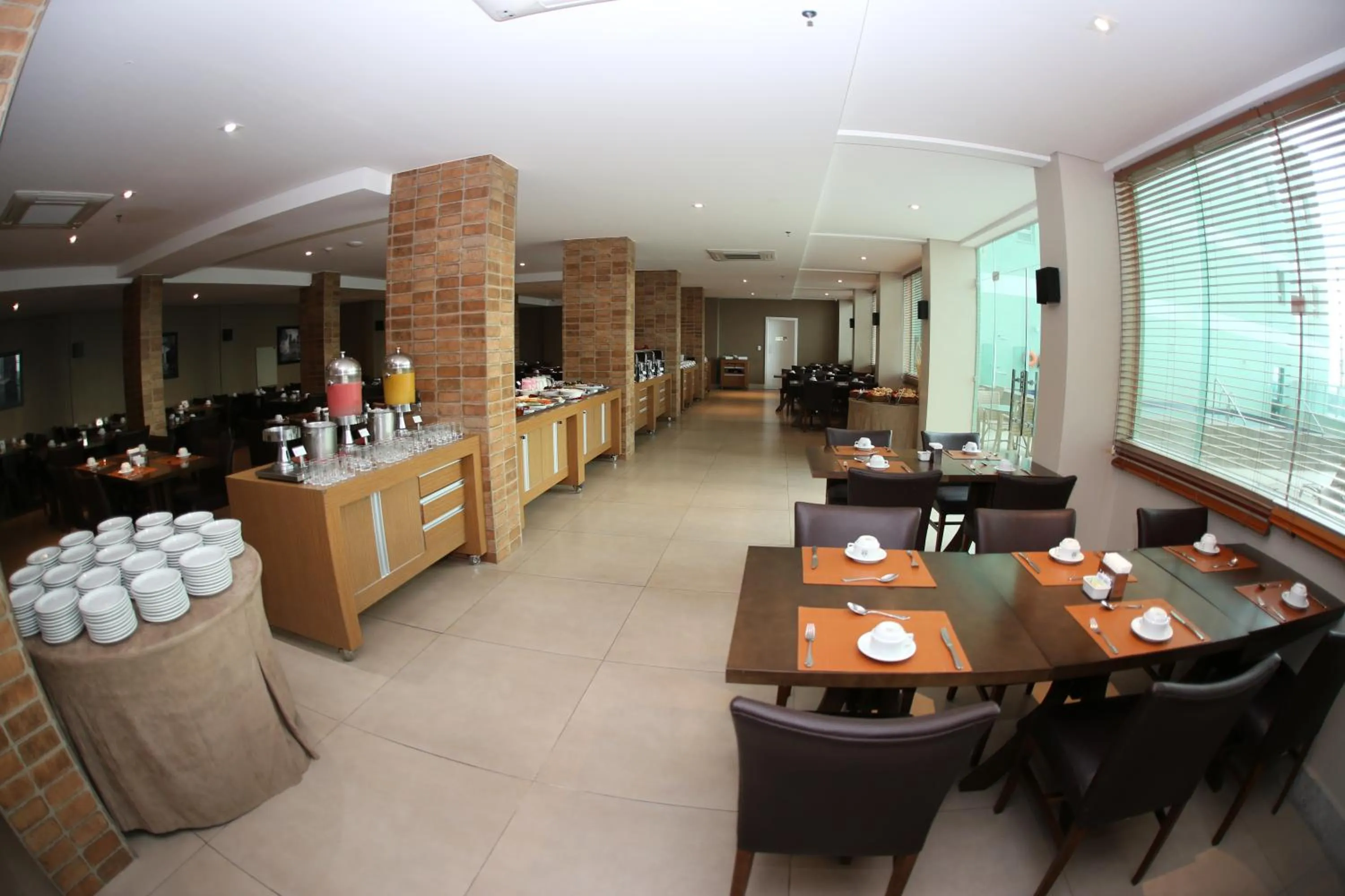 Restaurant/places to eat in Real Classic Bahia Hotel